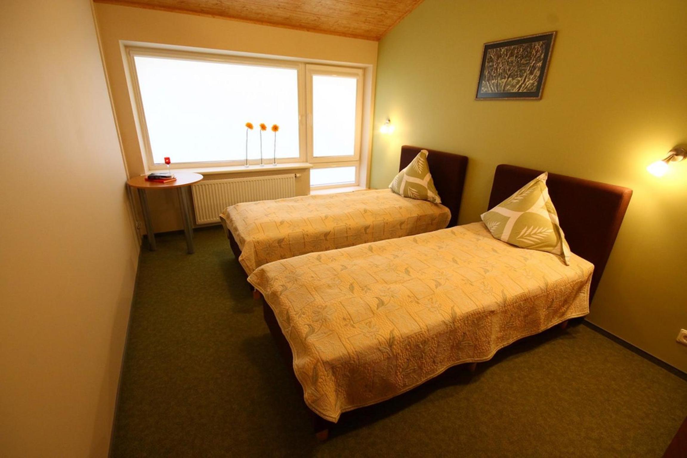 Twin Room - Photo 5