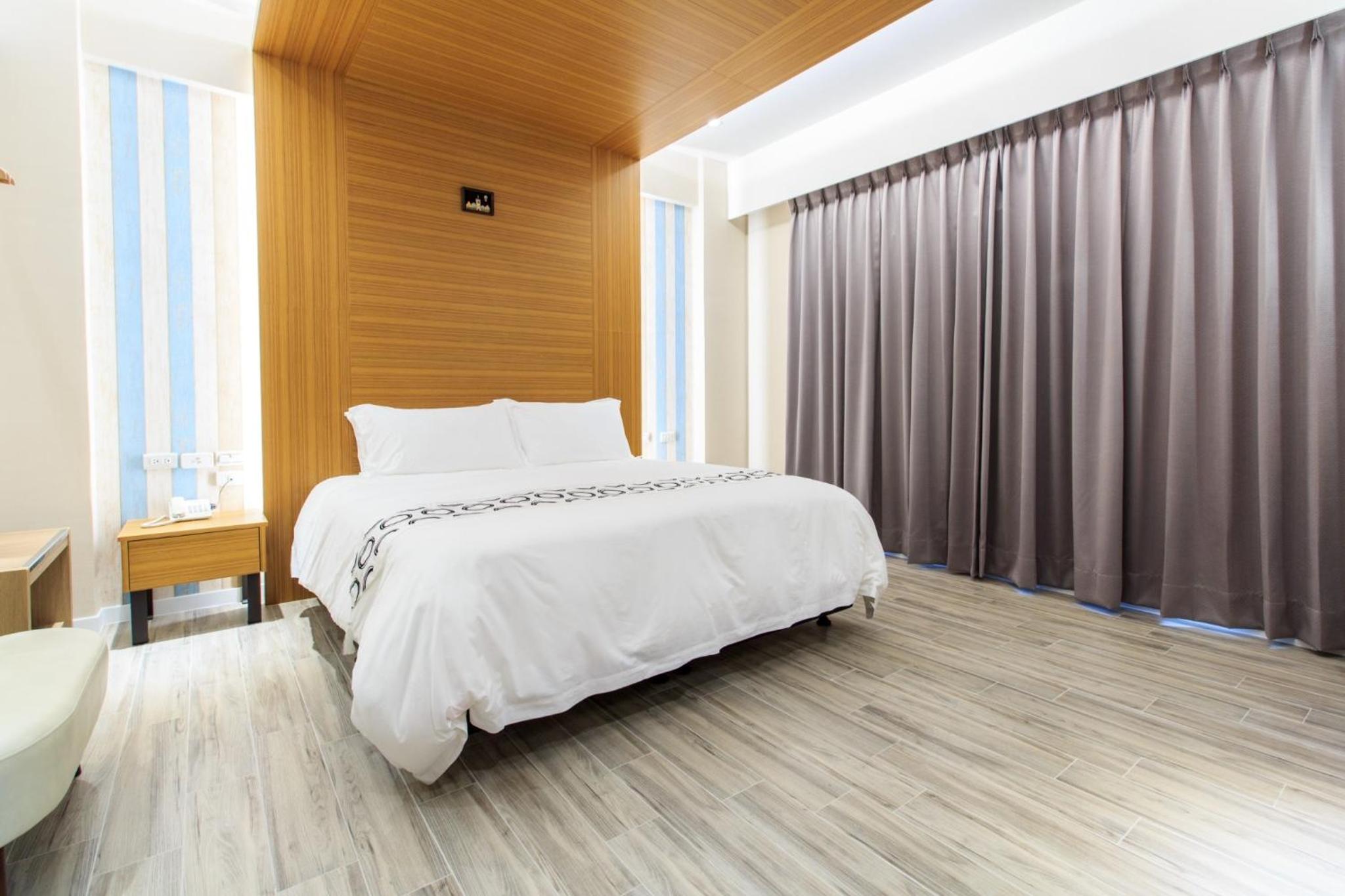 Deluxe Double Room with Balcony photo 2