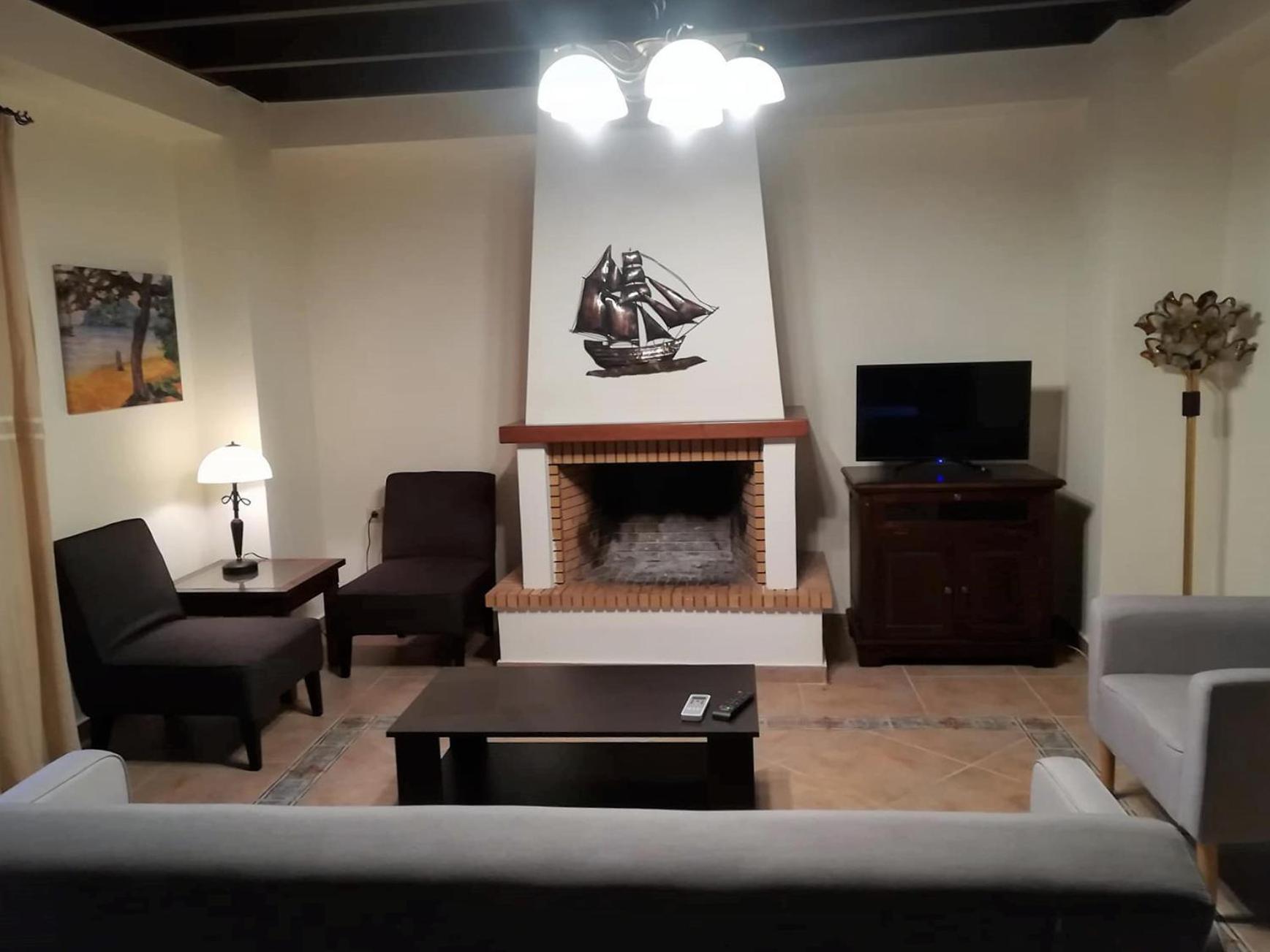 Detached Four-Bedroom Villa with Private Pool photo 3