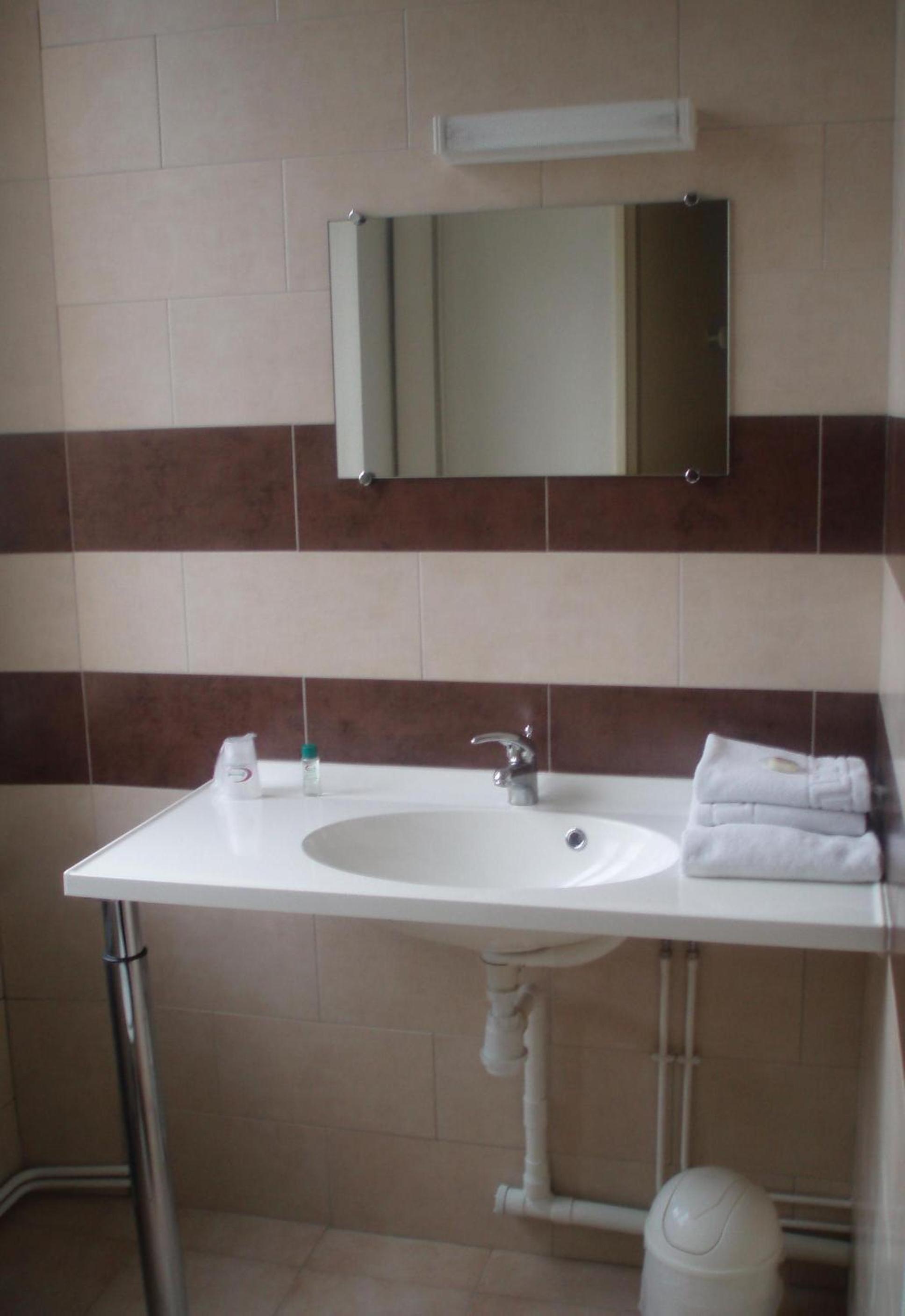 Triple Room - Photo 11