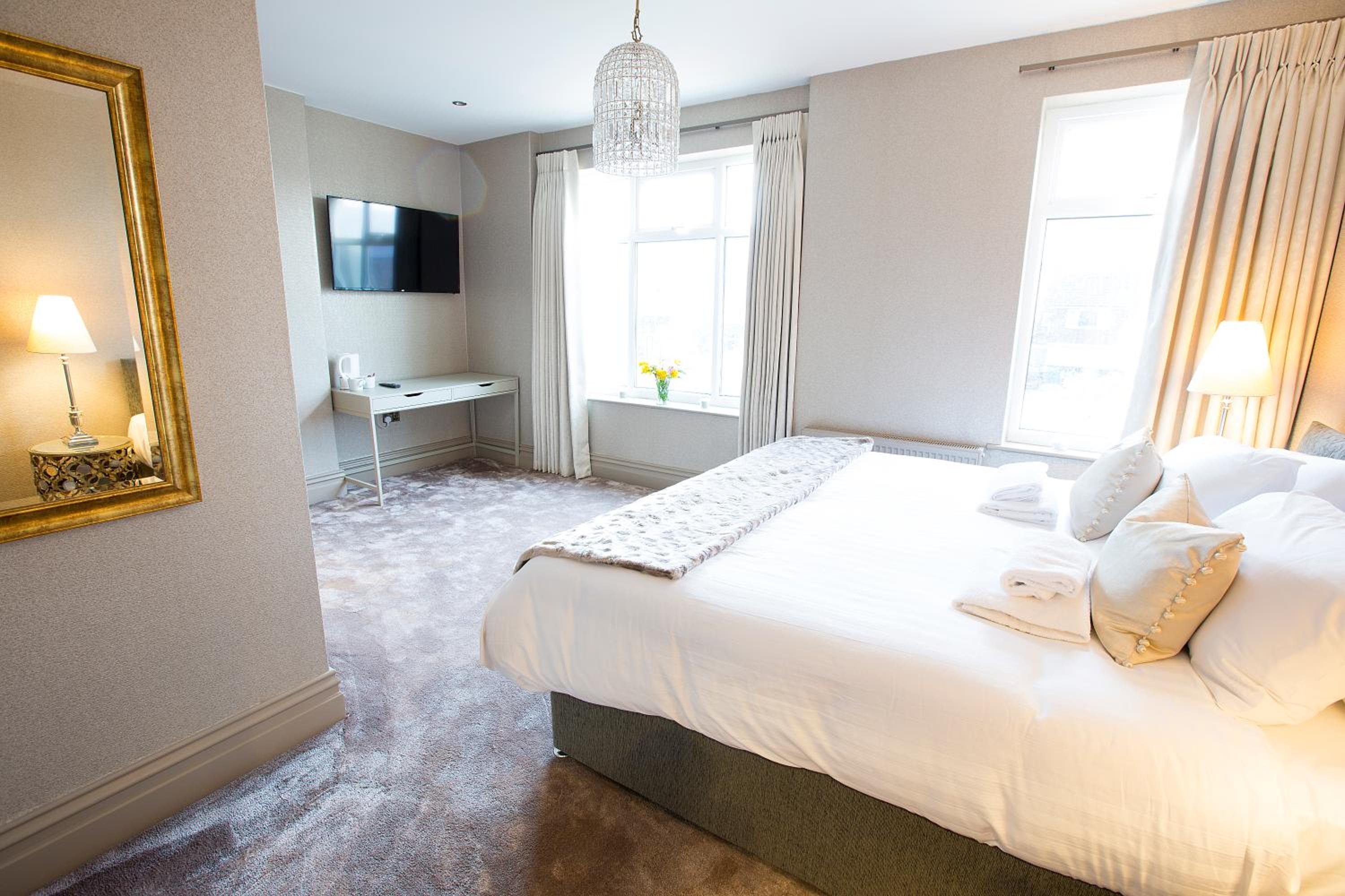 Superior Double or Twin Room with City View photo 2