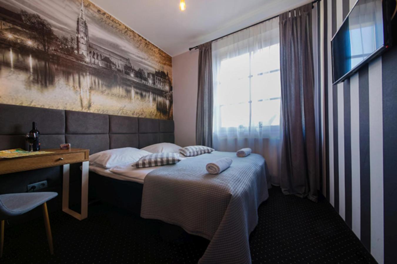 Double or Twin Room with Private Bathroom photo 2