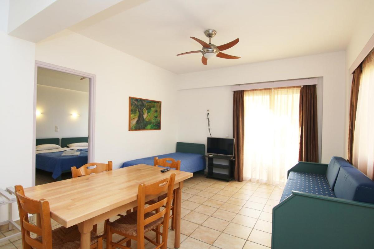 One-Bedroom Apartment with Balcony photo 3