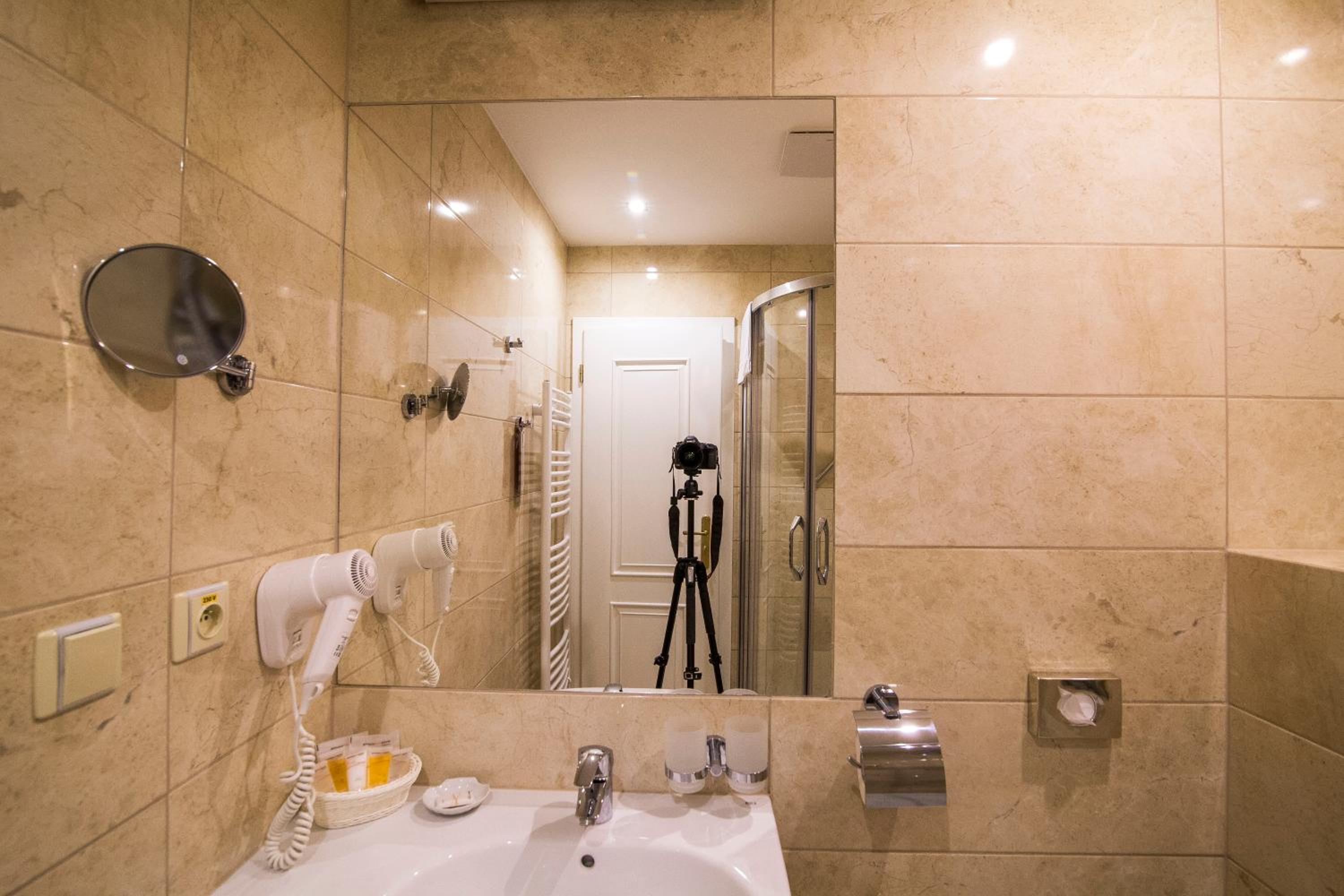 Standard Double or Twin Room photo 3