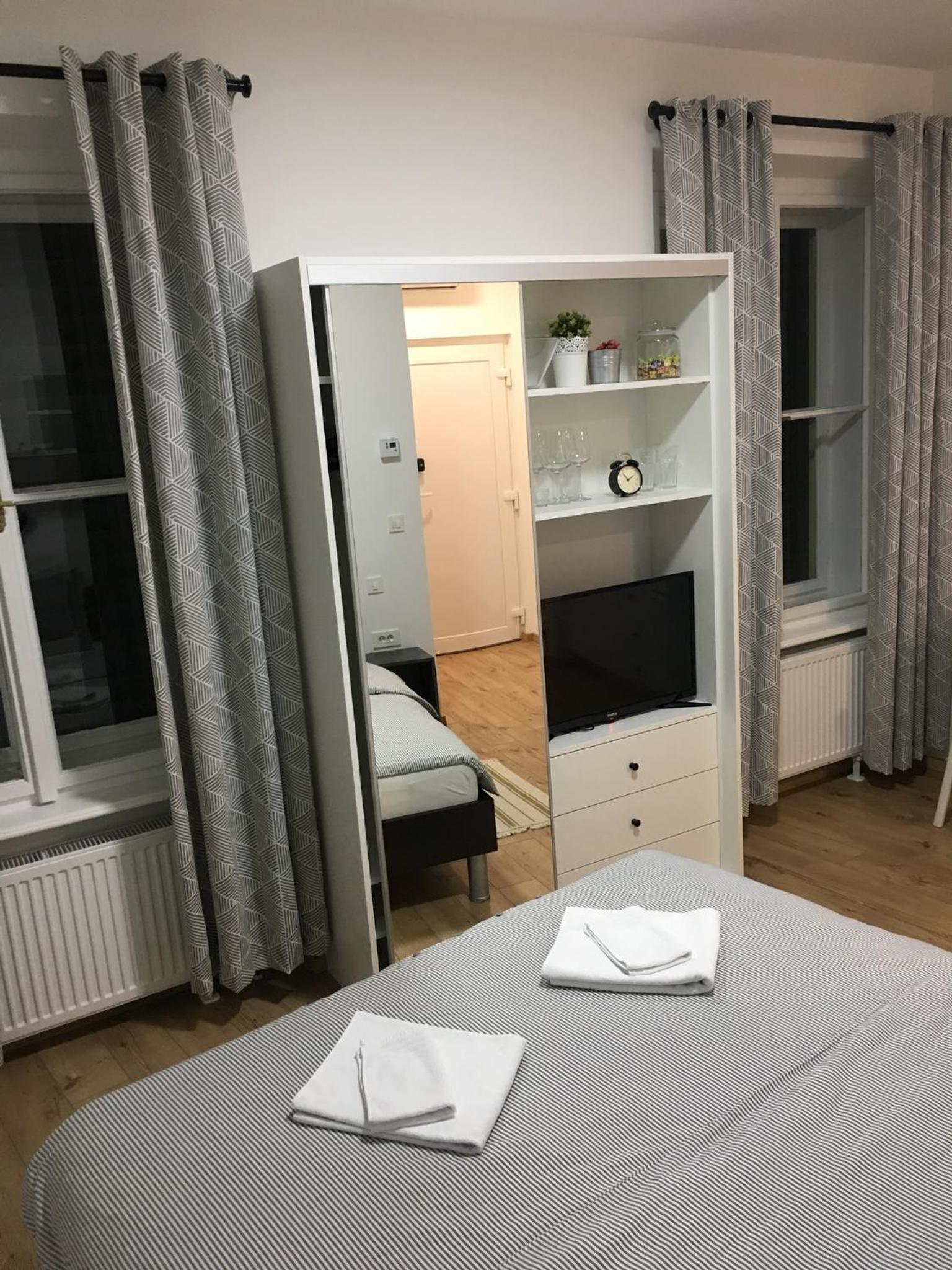 Studio Apartment - Photo 19