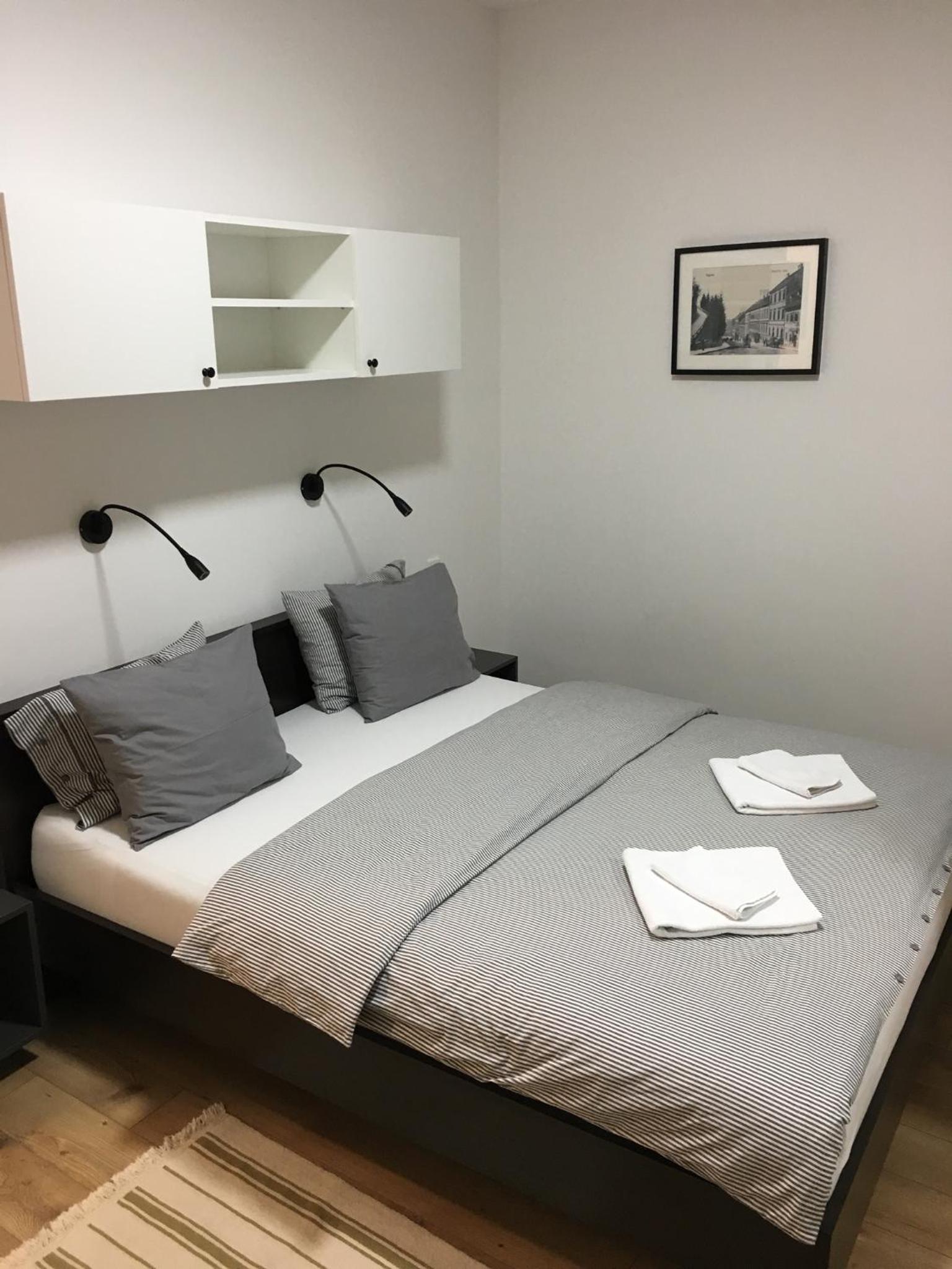 Studio Apartment - Photo 17