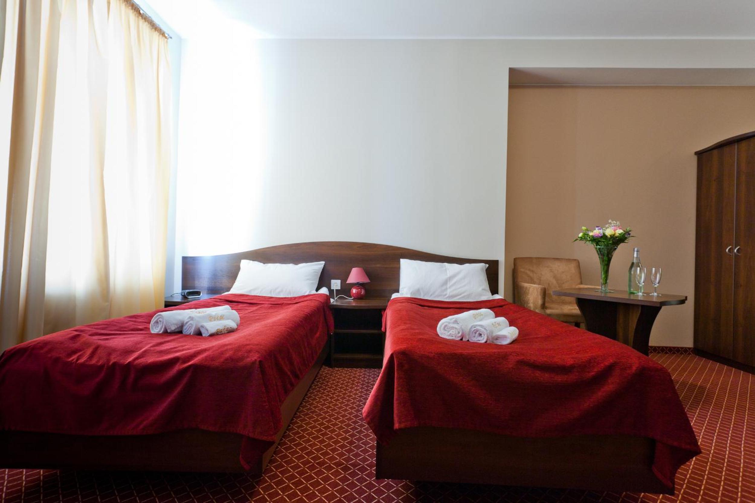 Premium Double or Twin Room - Photo 8