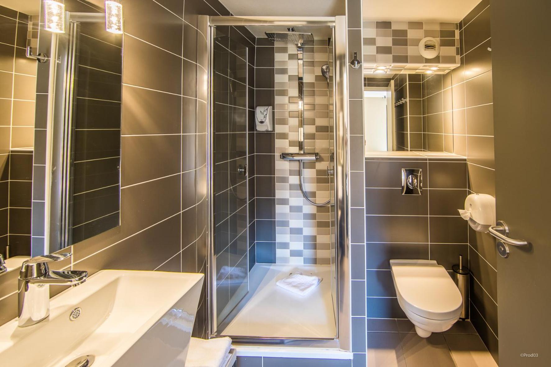 Double or Twin Room (no balcony) photo 3