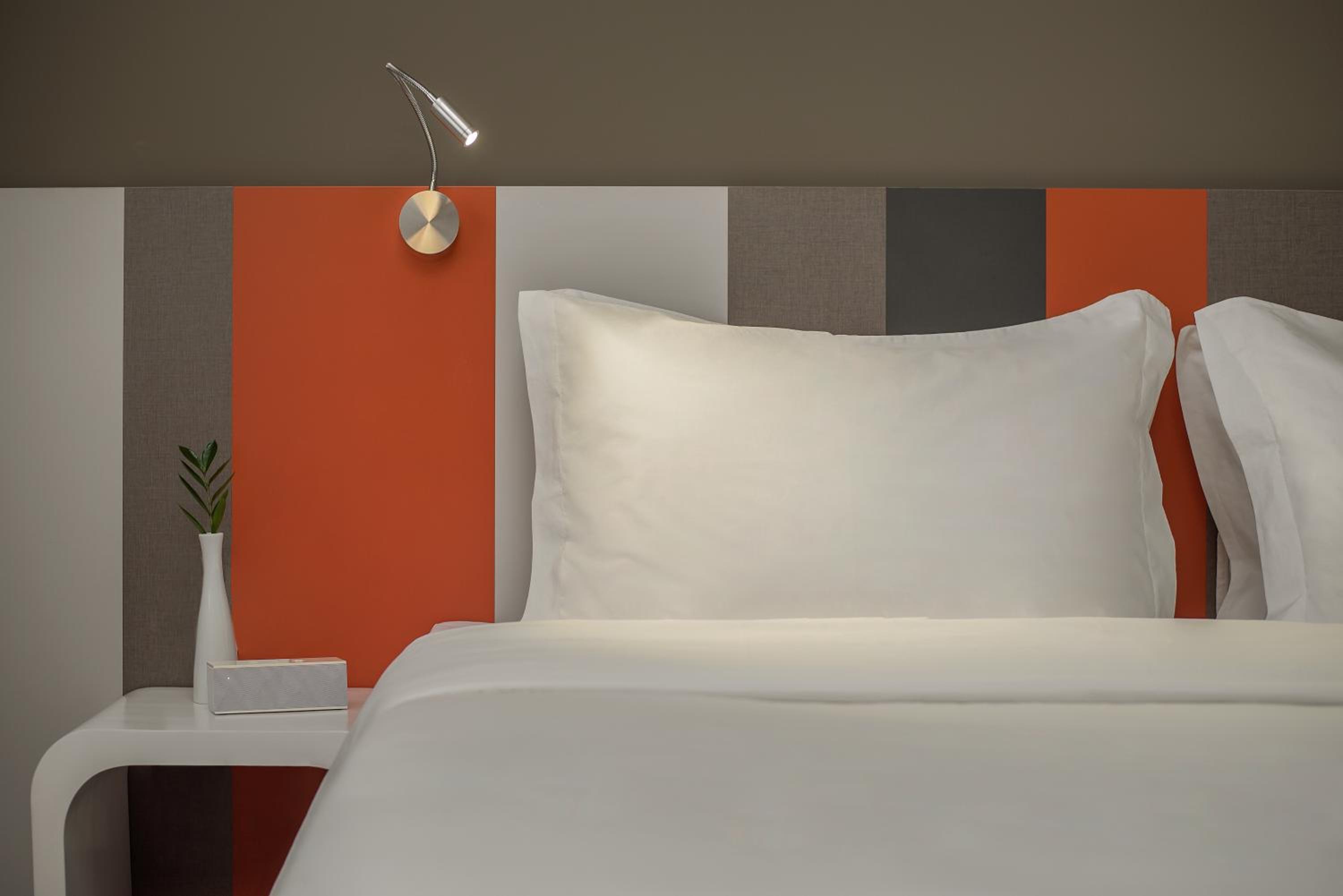 Premium Double Room - Queen Bed photo 3