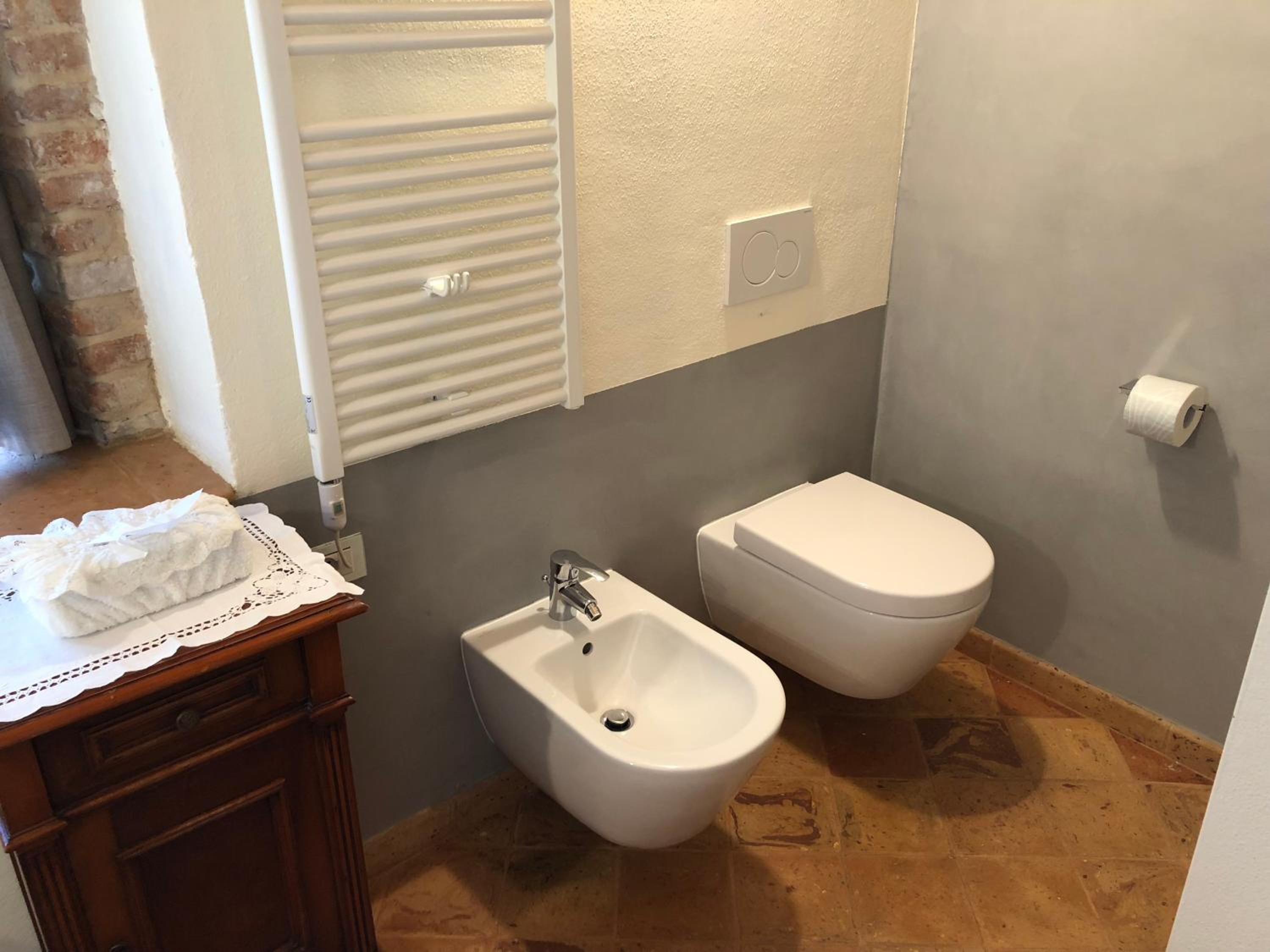 Four-Bedroom House - Photo 20