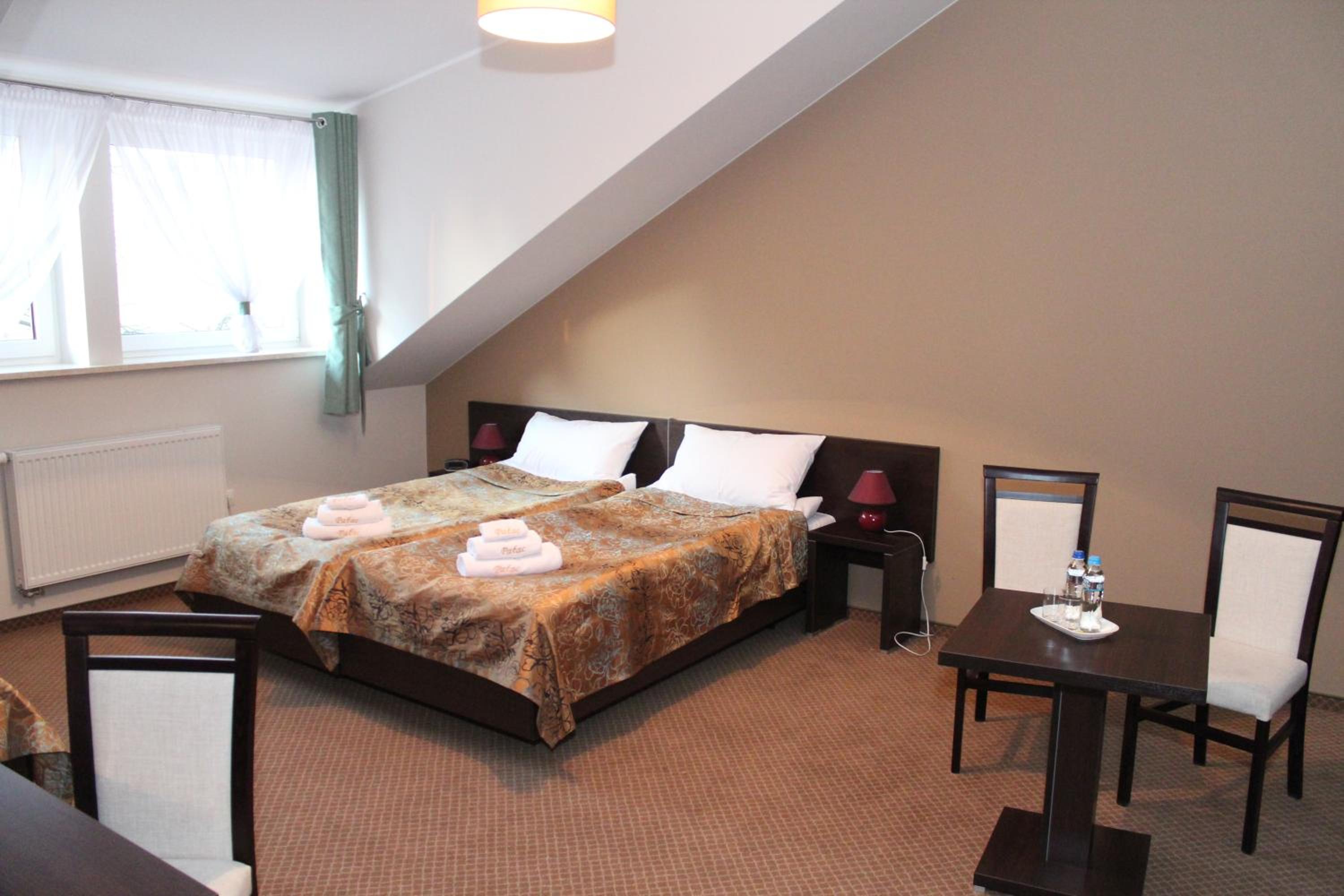 Standard Double or Twin Room - Photo 5