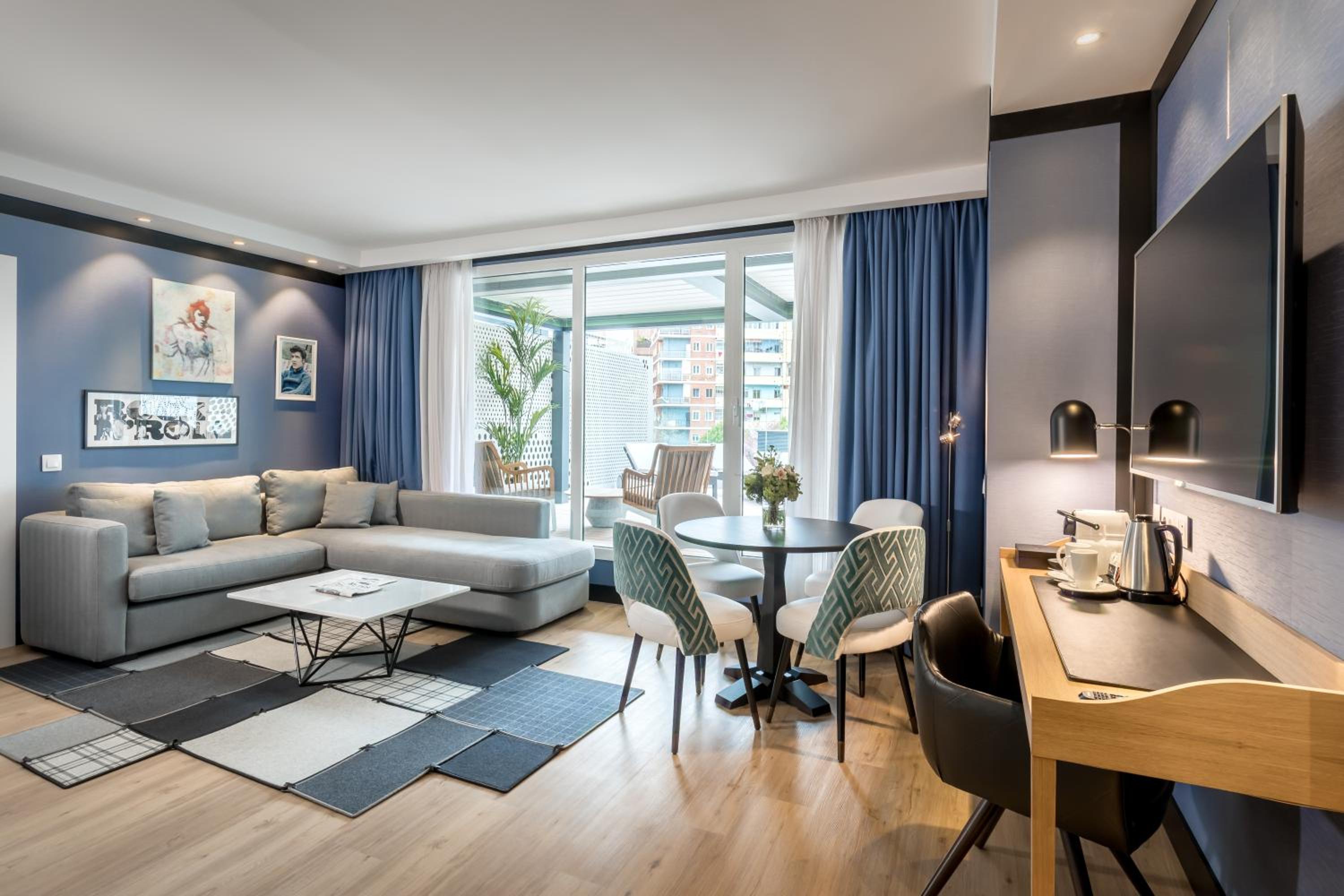 Junior Suite with Terrace thumbnail 5