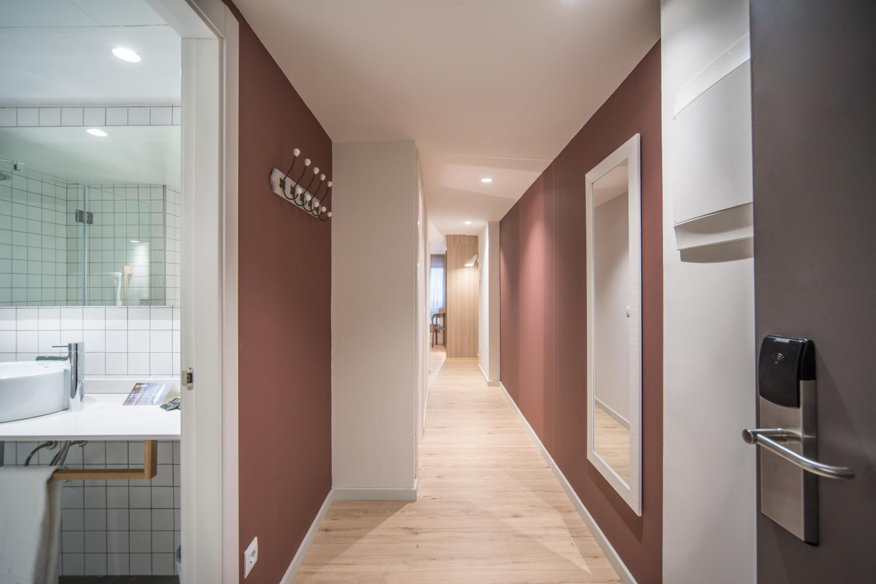 Superior One-Bedroom Apartment photo 2