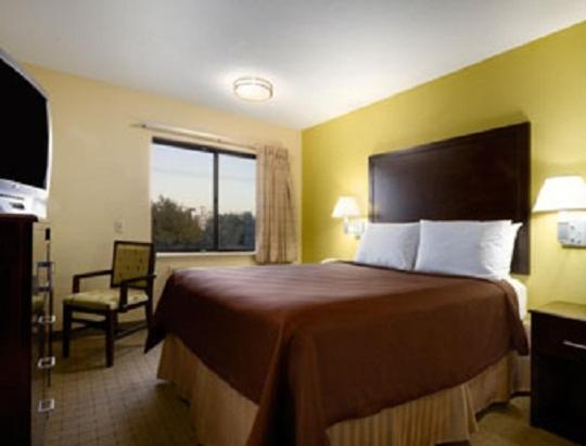 King Room - Non-Smoking - Photo 1