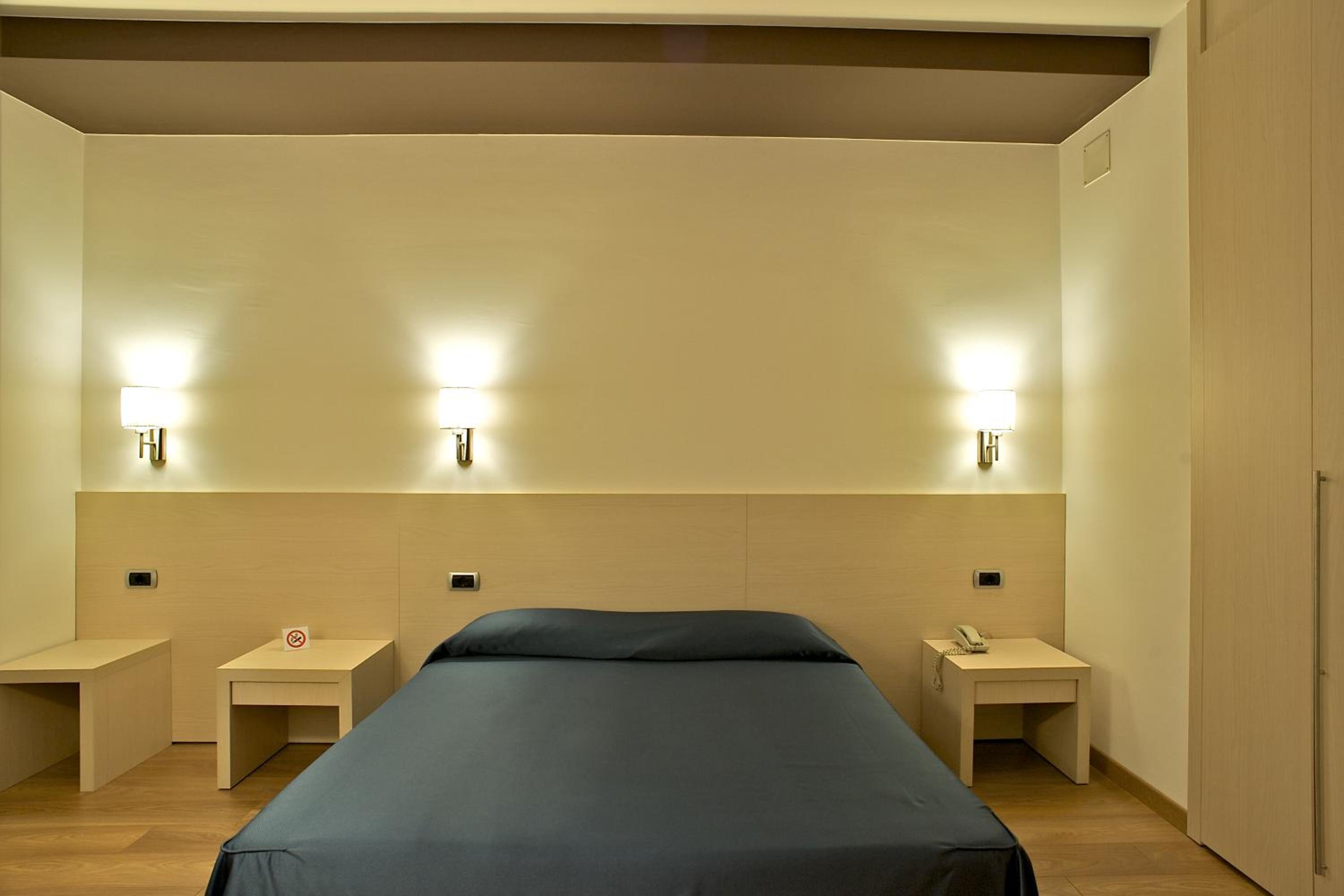Single Room photo 2