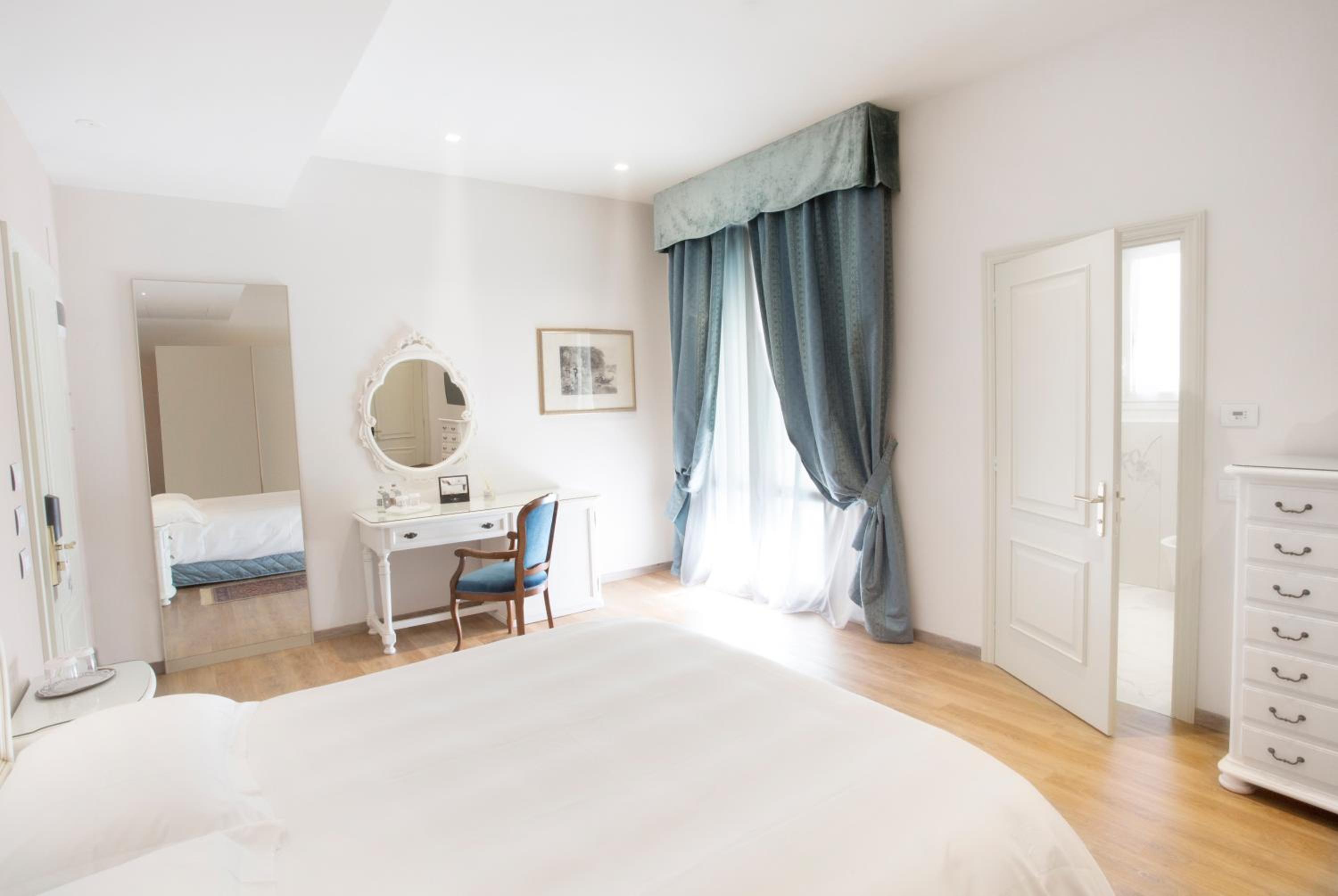 Standard Double Room - Photo 2