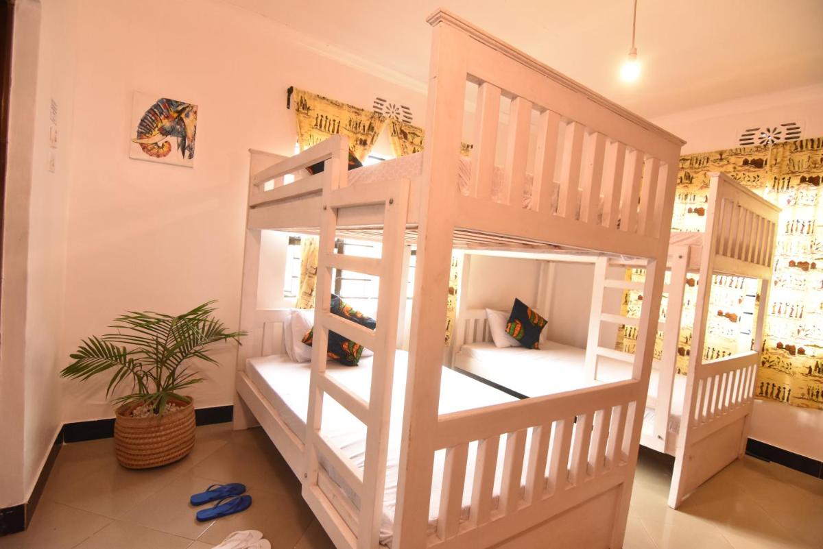 4-Bed Mixed Dormitory Room photo 1