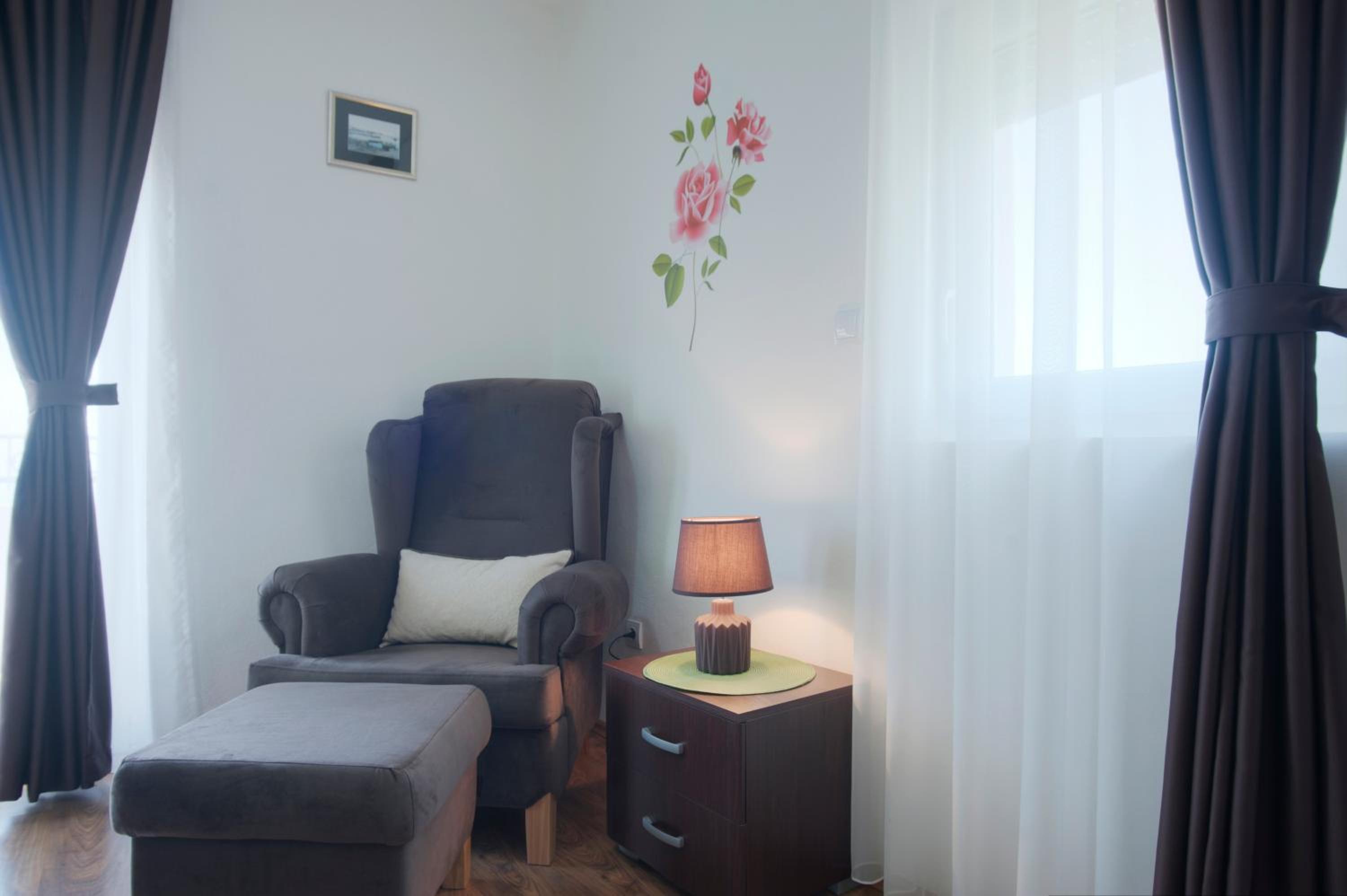 Double Room with Sea View - Photo 16