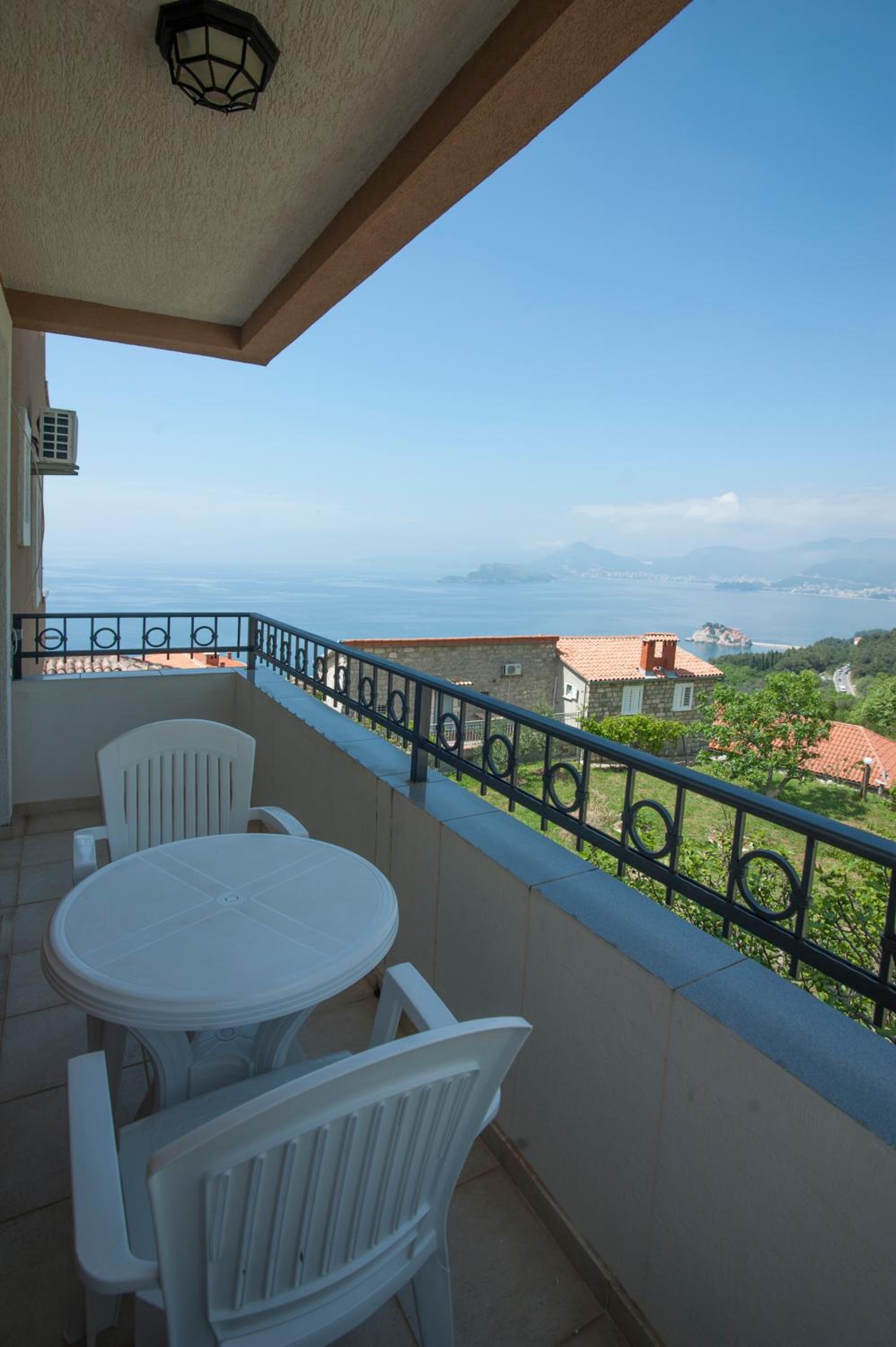 Double Room with Sea View - Photo 10
