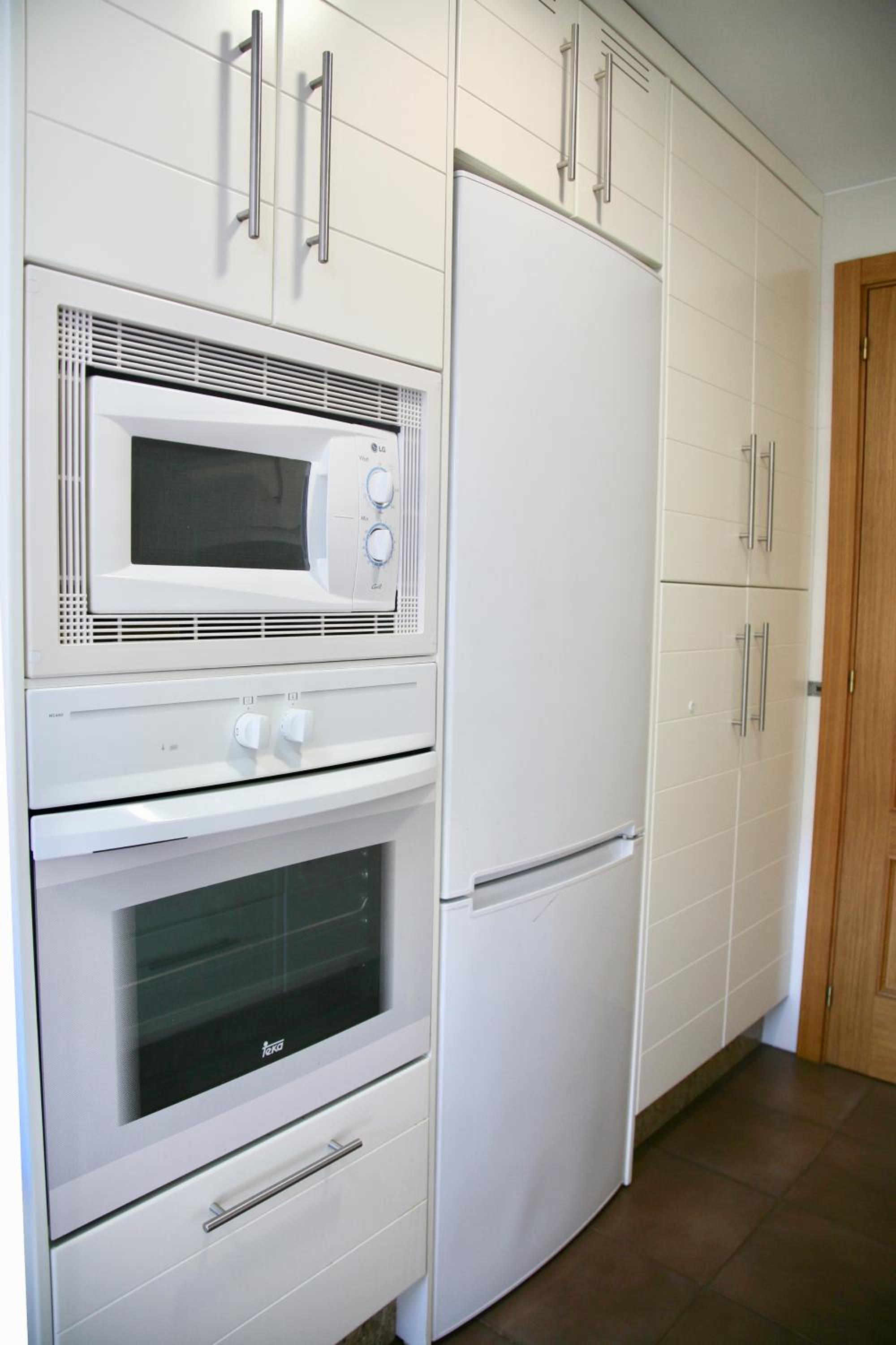 Two-Bedroom Apartment - Photo 25