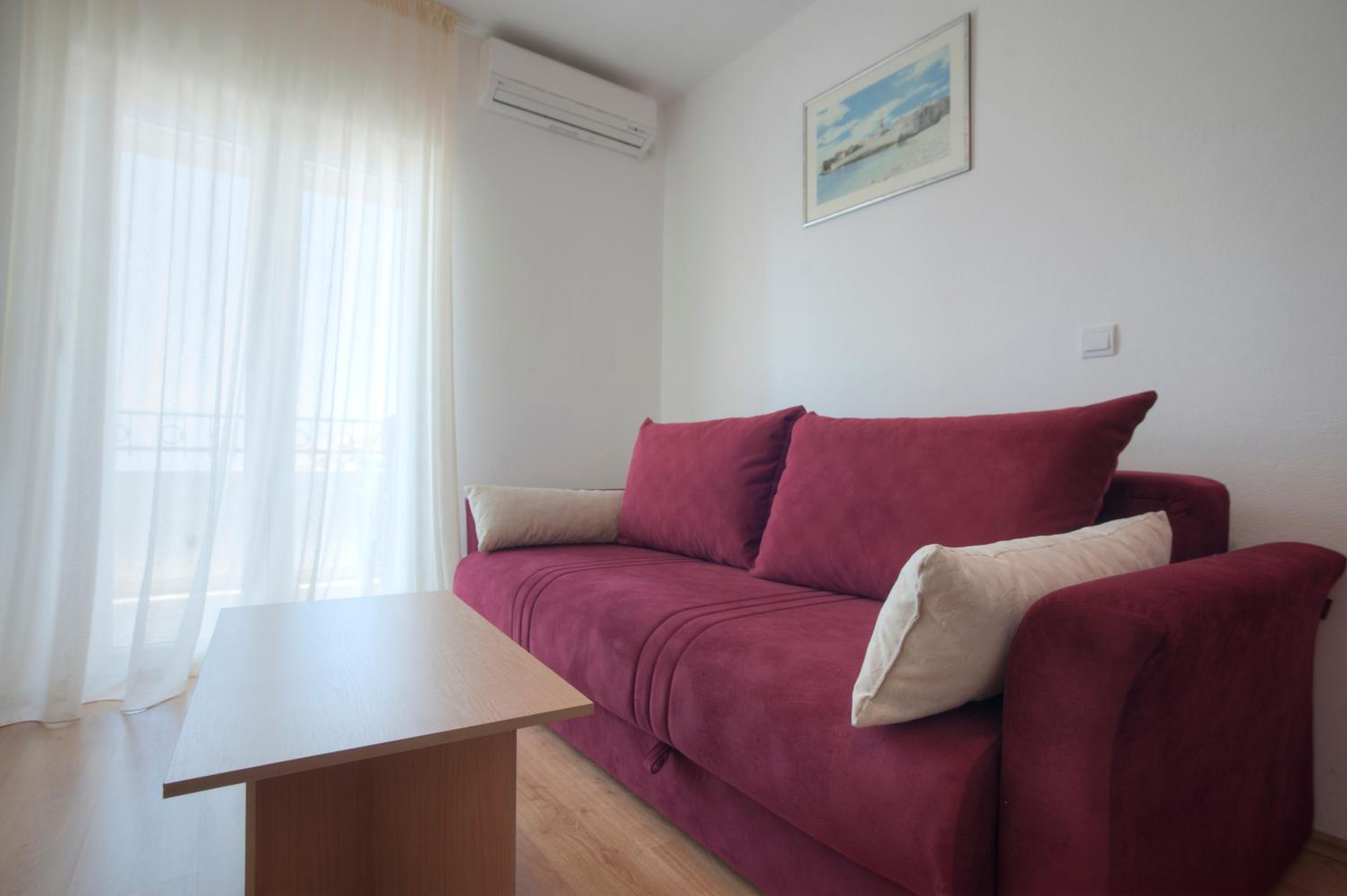 One-Bedroom Apartment - Photo 16