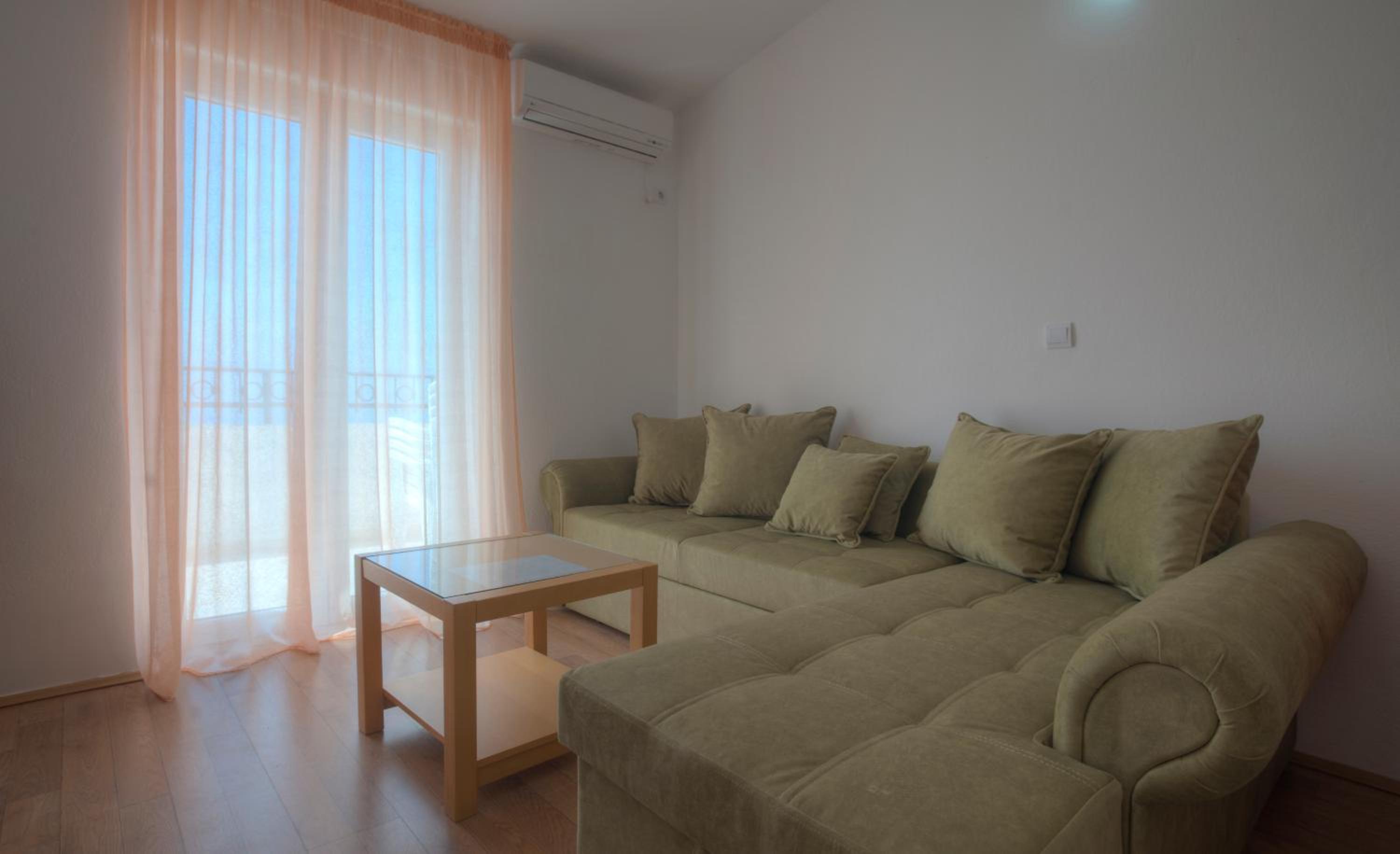 One-Bedroom Apartment - Photo 14