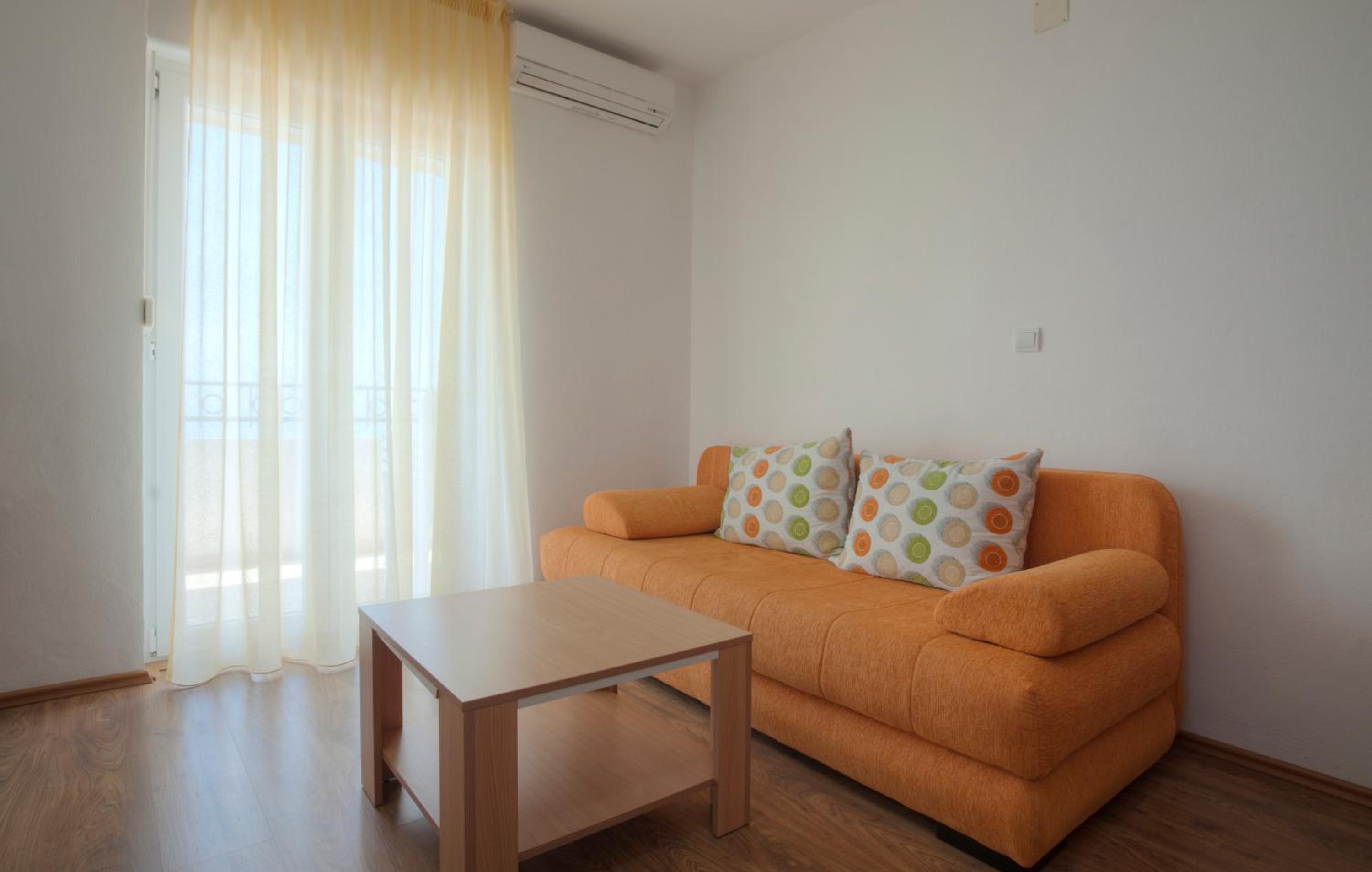 One-Bedroom Apartment - Photo 17
