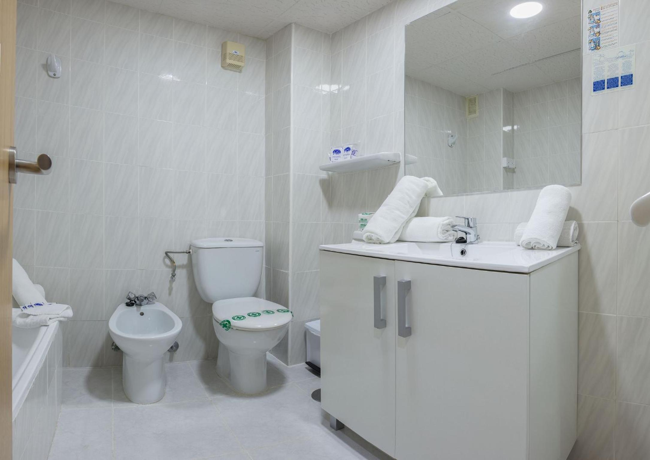 Double Room with Park View (2 Adults) - Photo 4