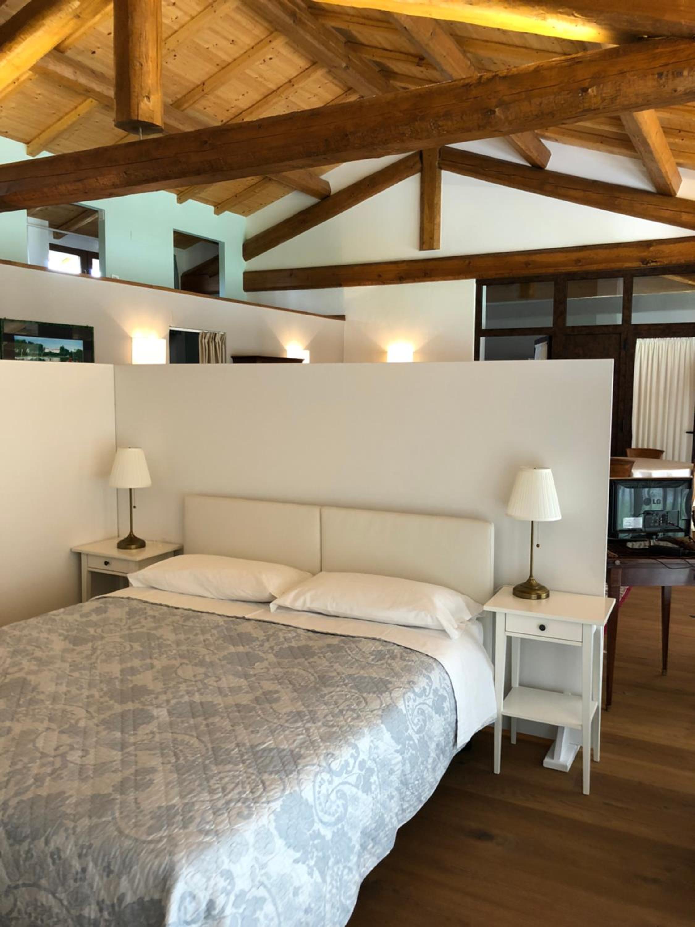 Four-Bedroom House - Photo 8