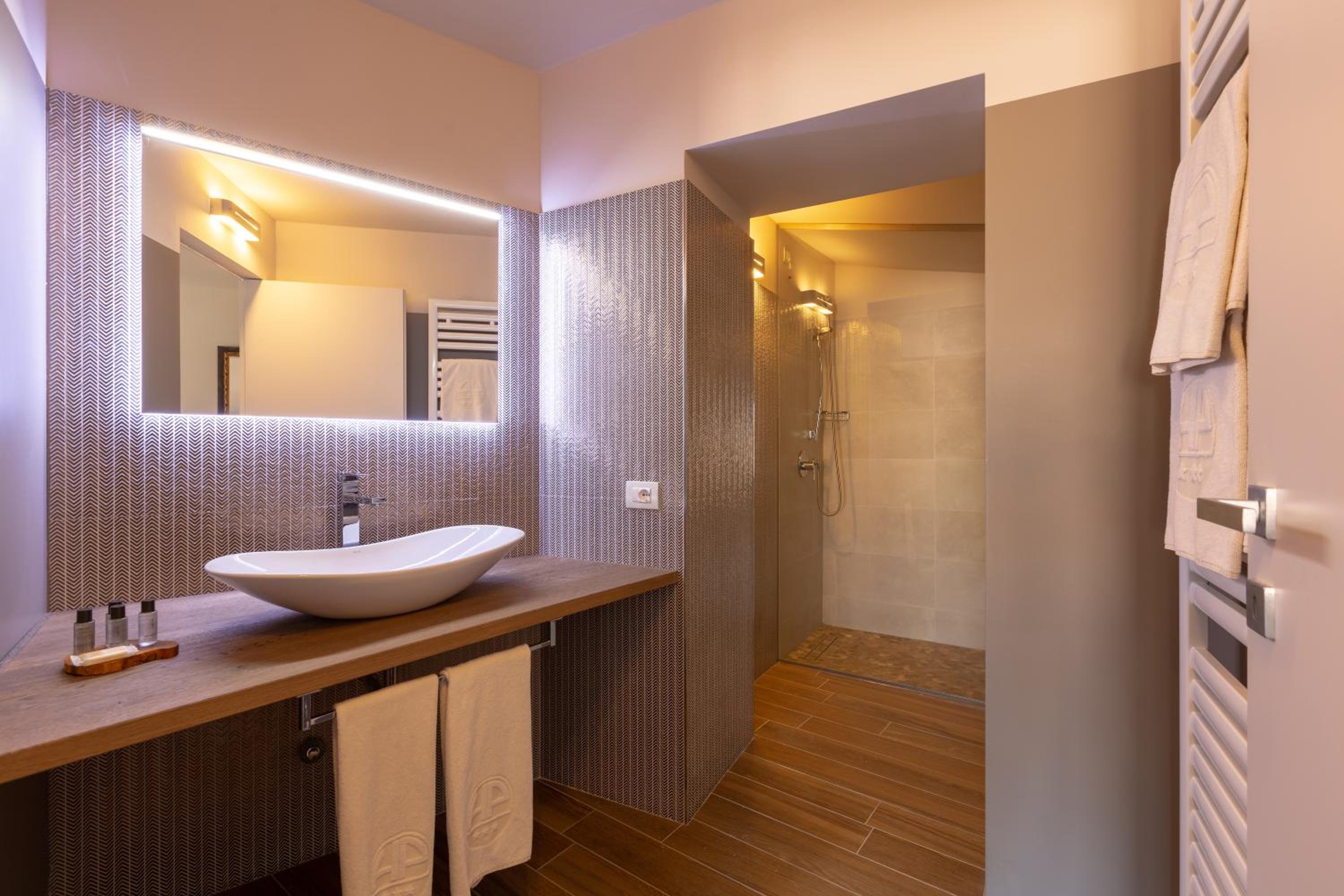 Junior Suite - Photo 17