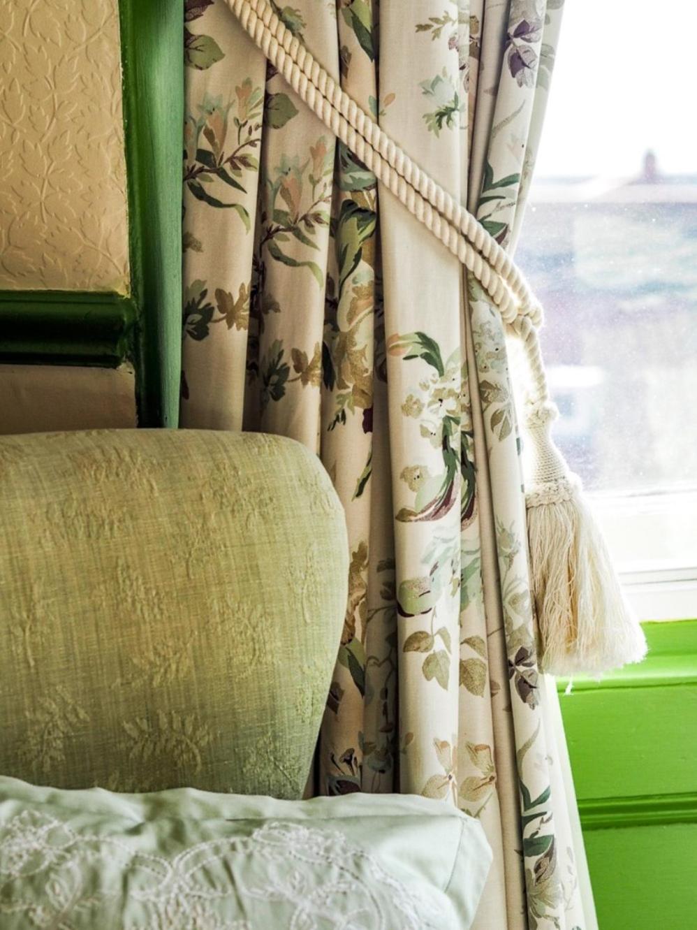Double Room with Four Poster Bed and Sea View (2) photo 1