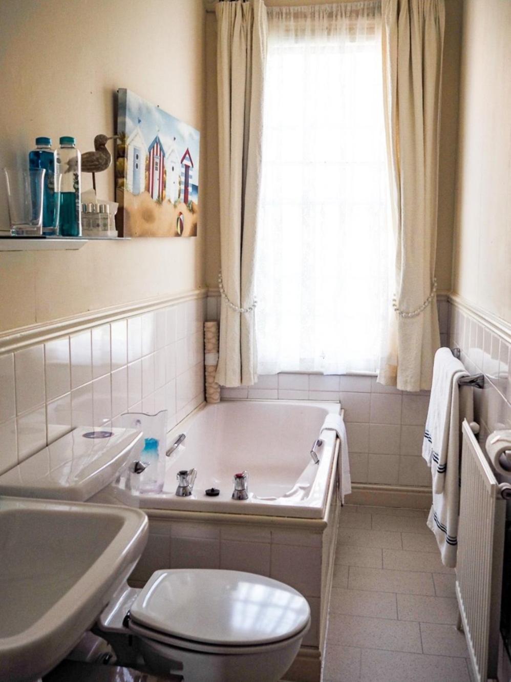 Double Room with Bath photo 2