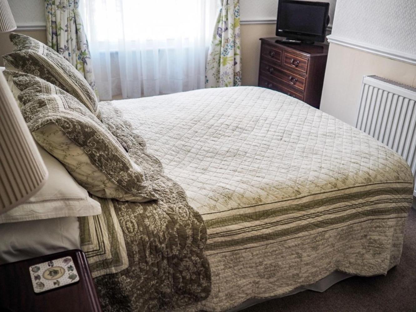 Double Room with Bath photo 3