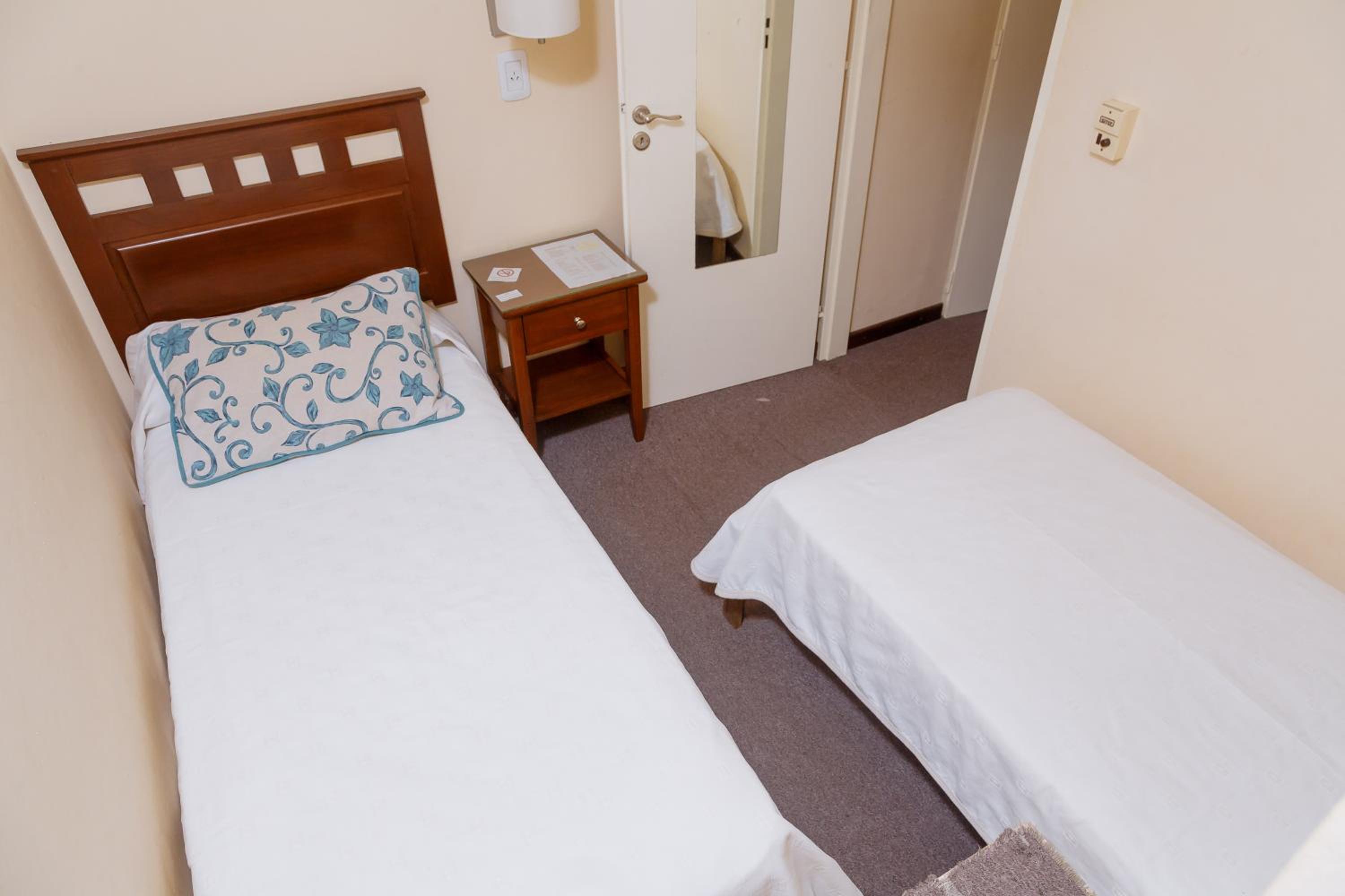 Quadruple Room with Private Bathroom photo 3