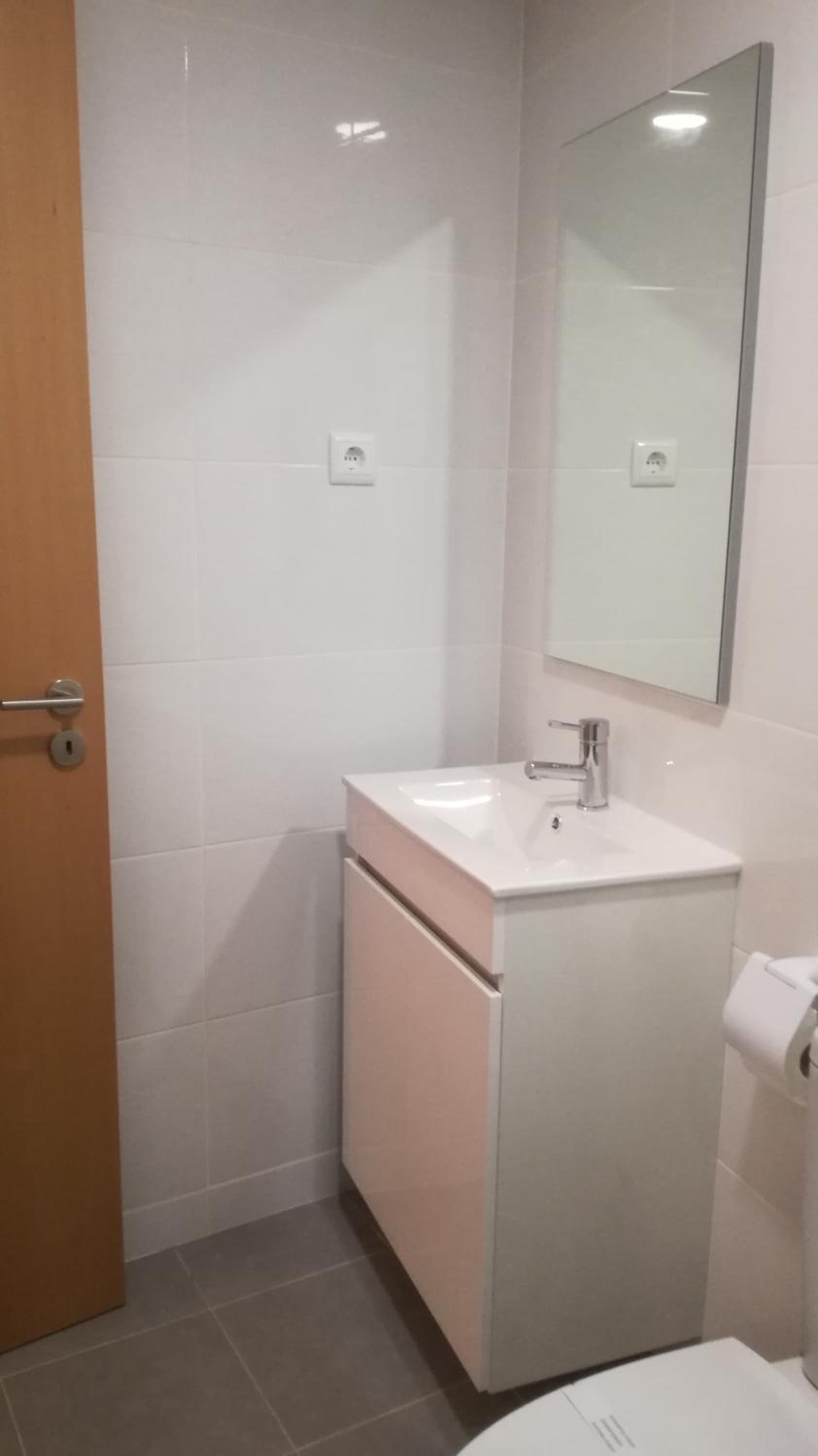 Double Room with Balcony and River View - Photo 8