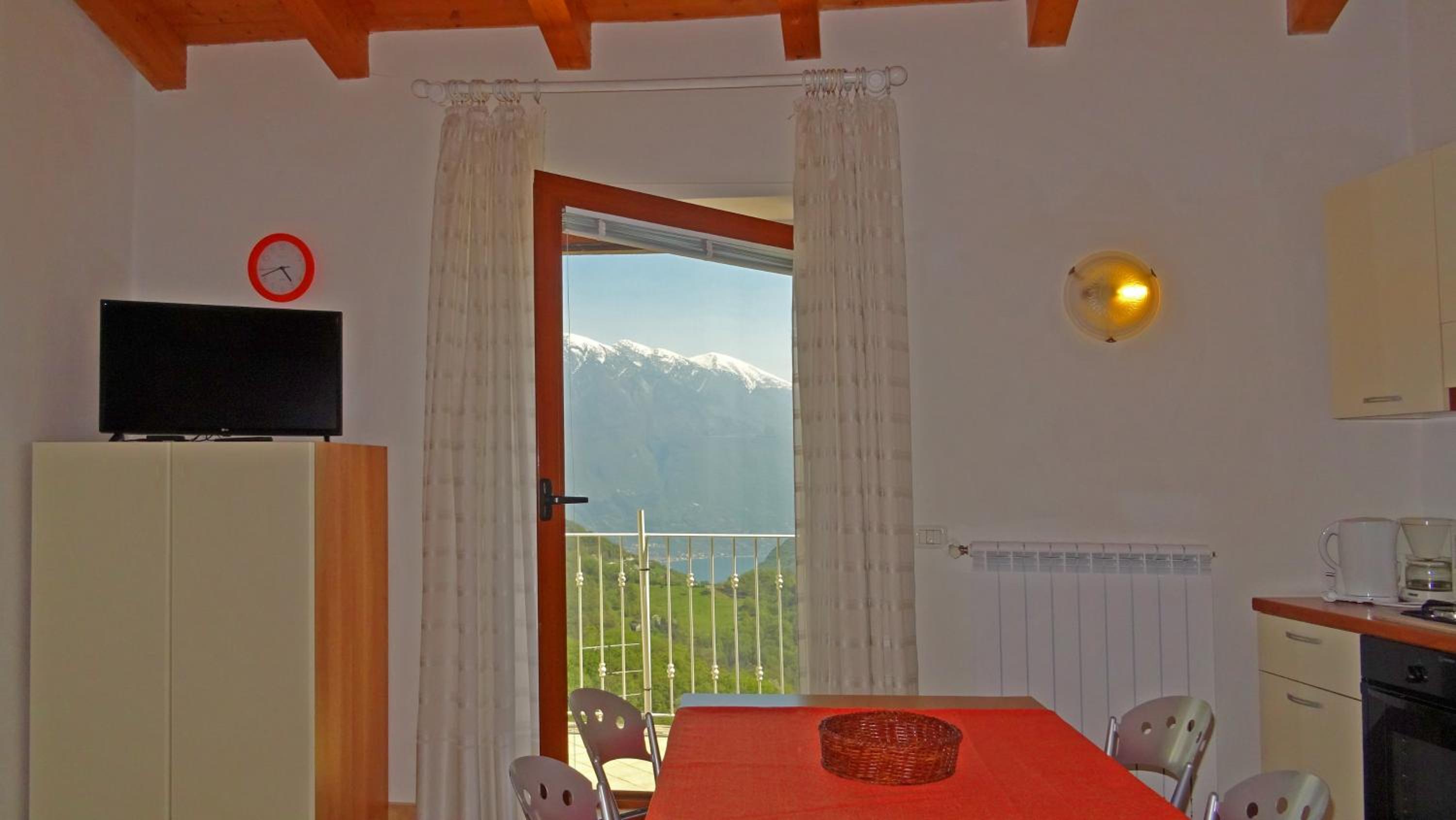 Apartment with Lake View