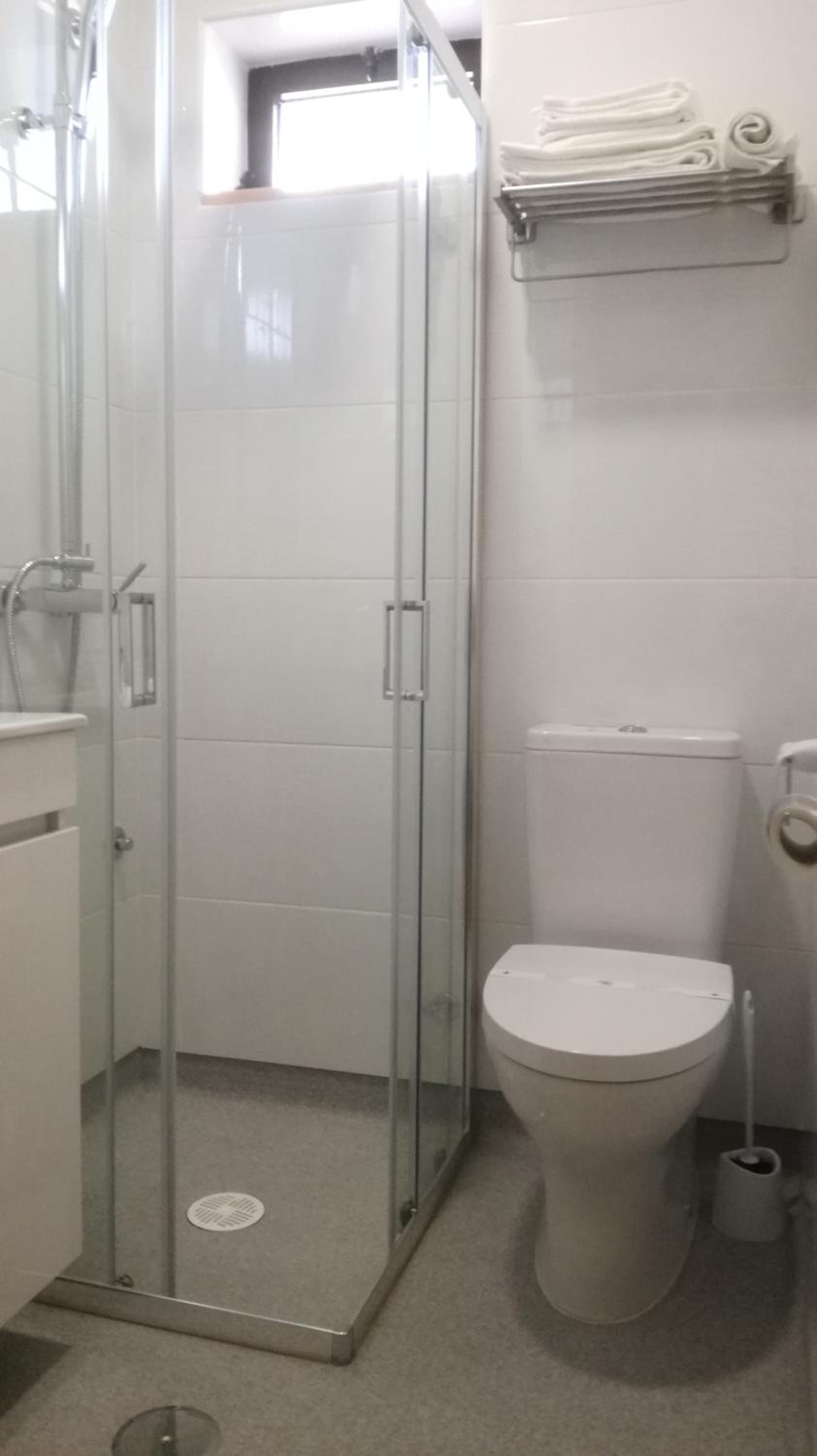 Double Room with Balcony and River View - Photo 3