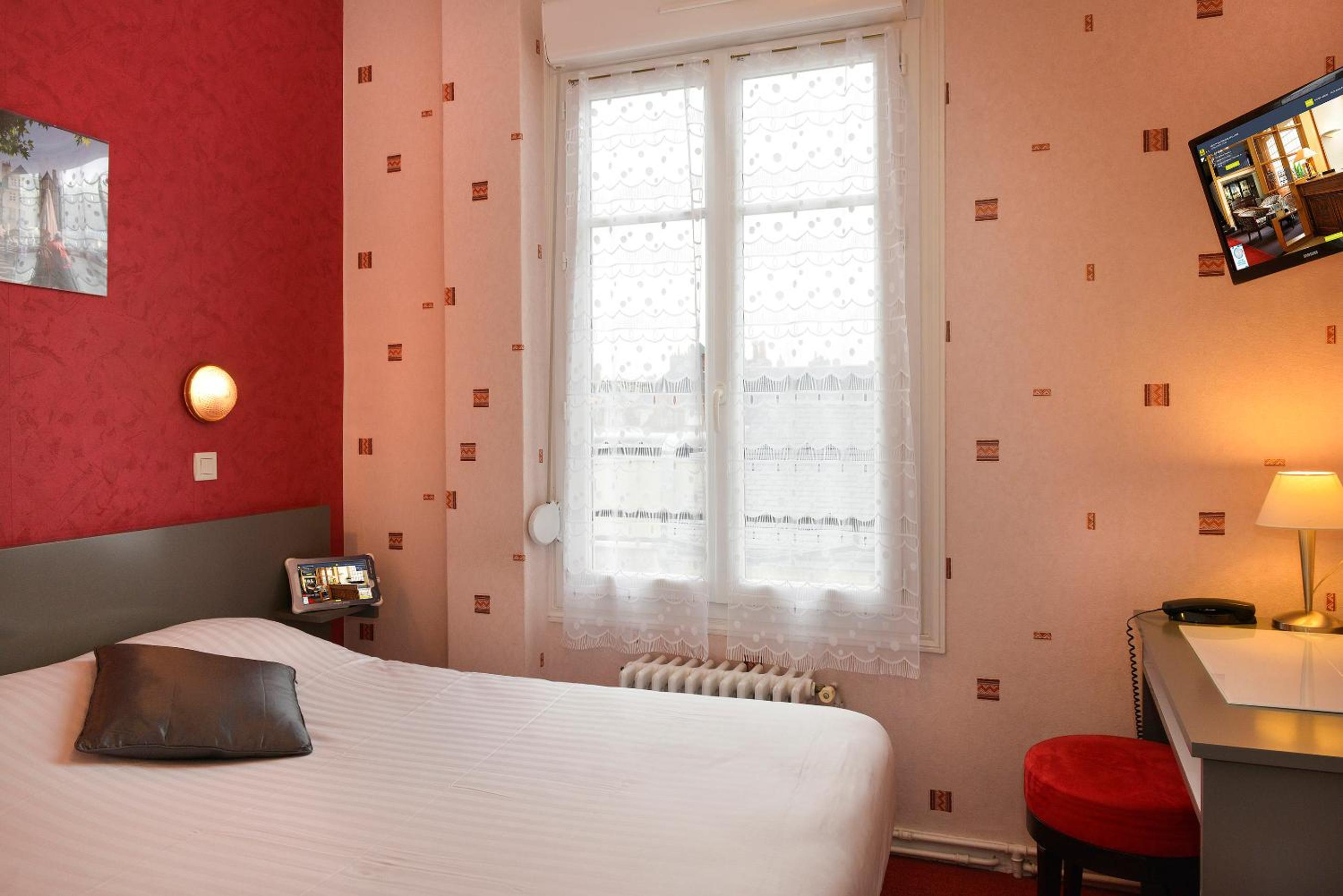 Standard Double Room - Photo 3