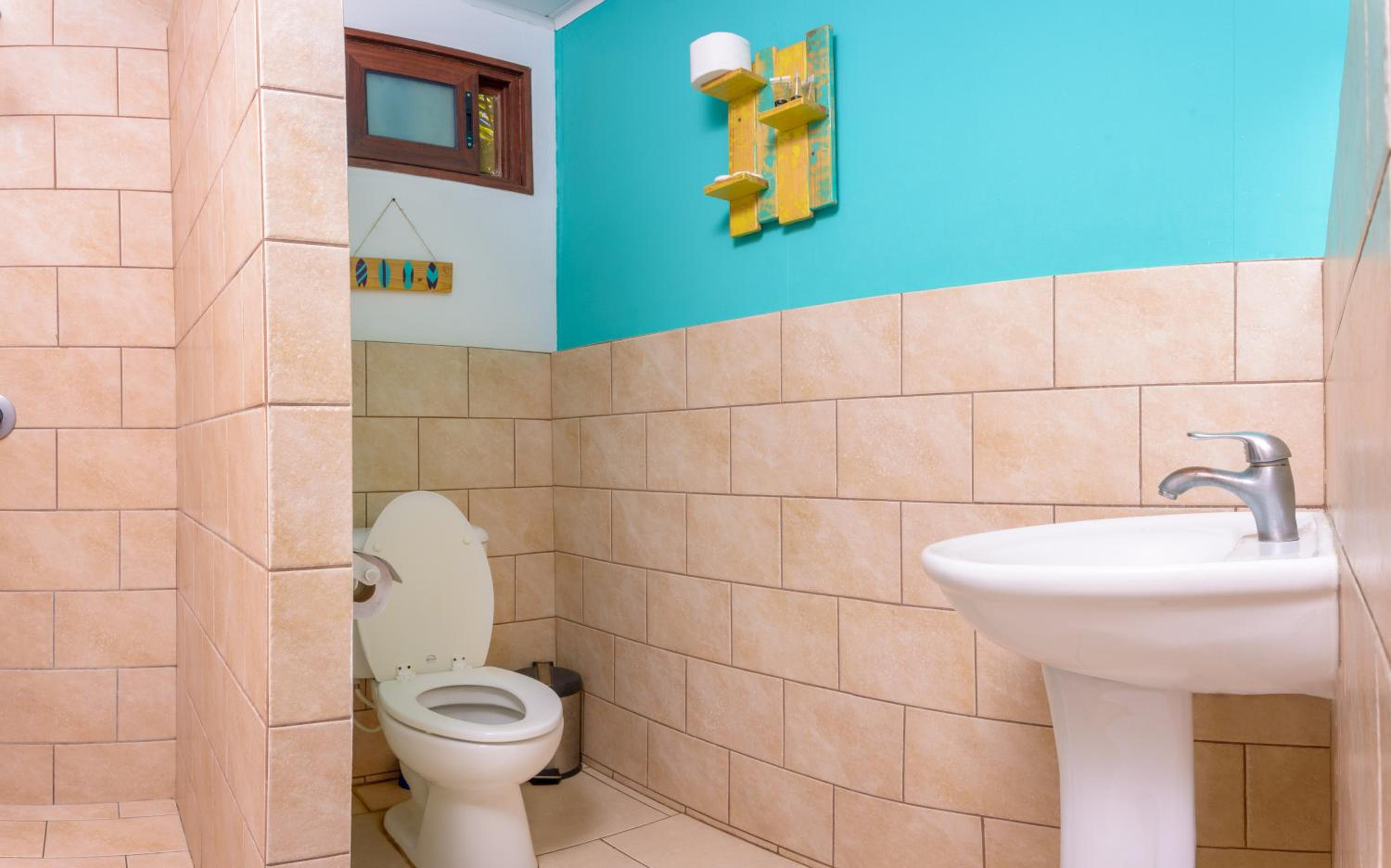 Standard Room (5 Adults) photo 3
