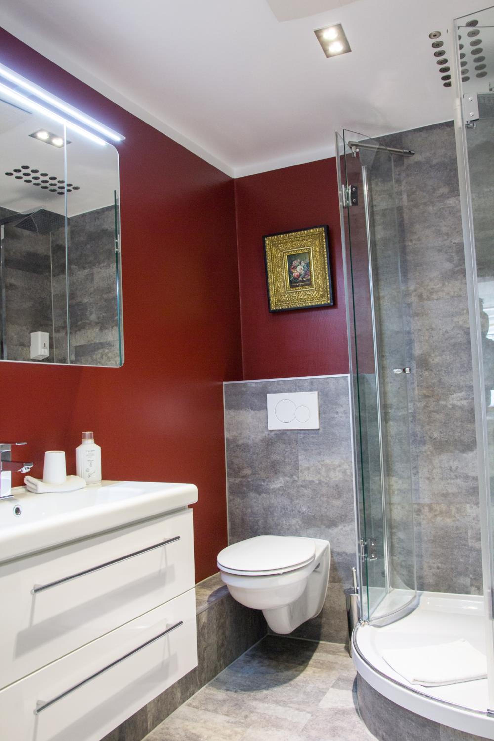 One-Bedroom Suite - Photo 3