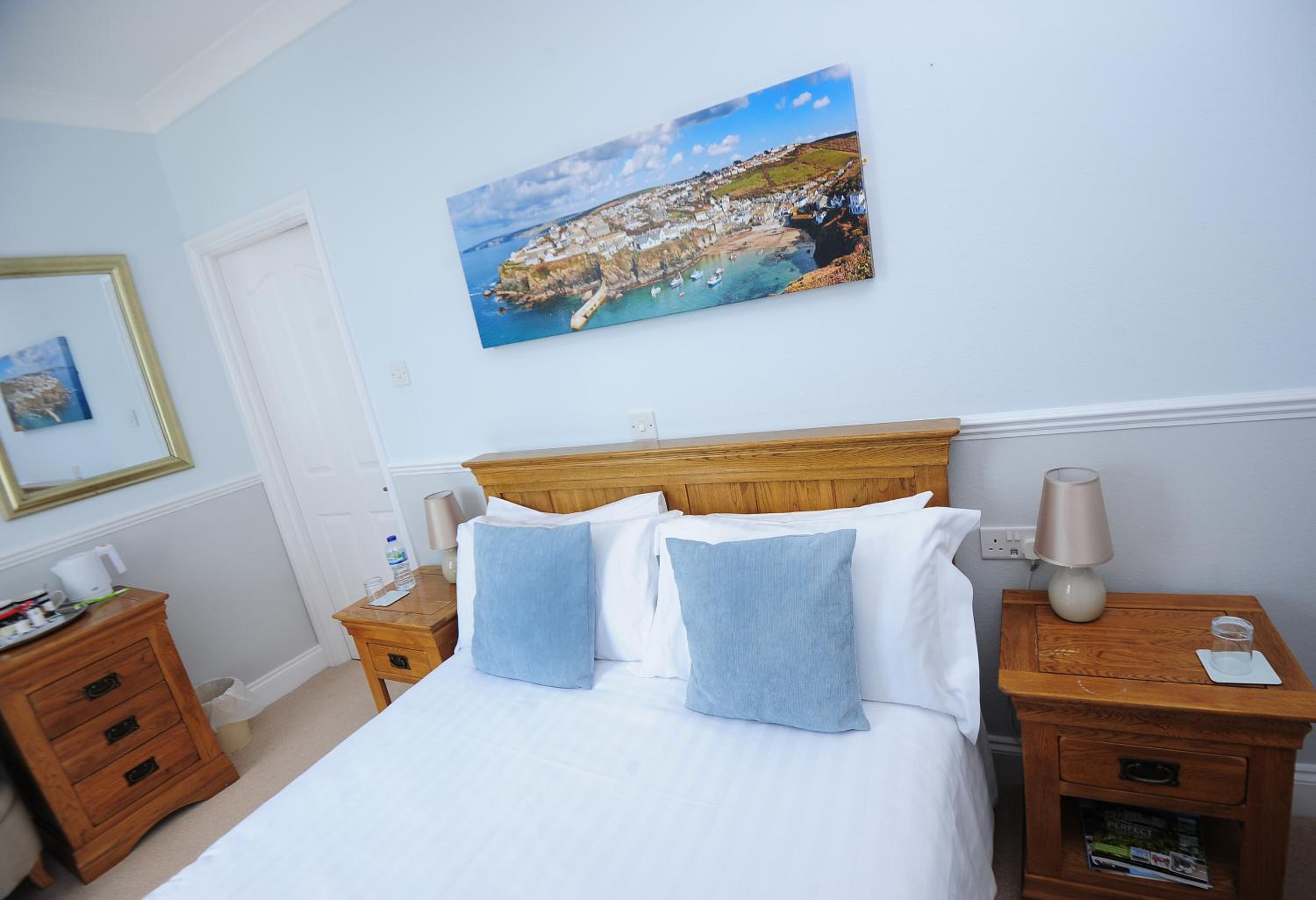 Double Room with Partial Sea View