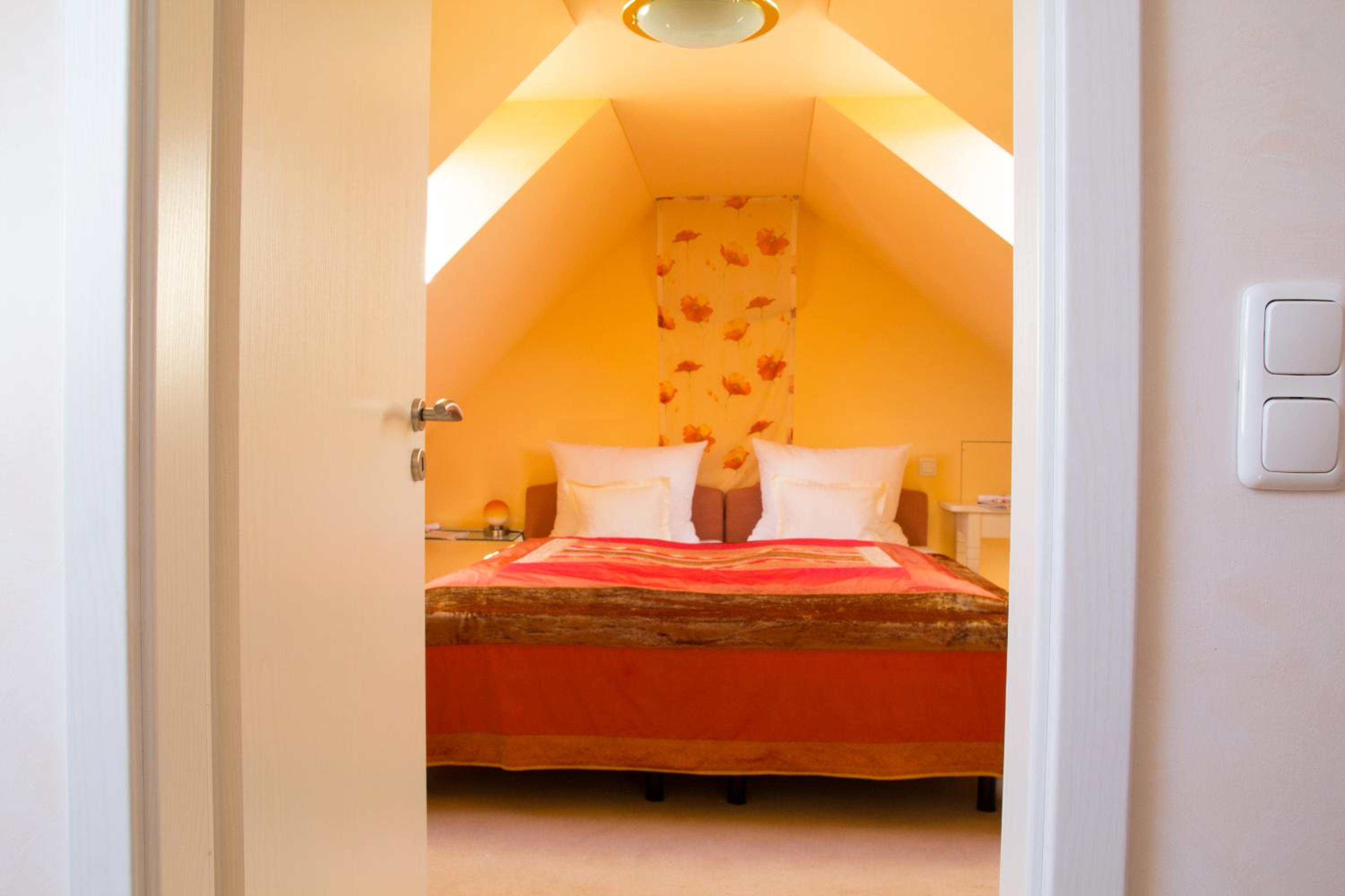 Suite with Balcony - Photo 3