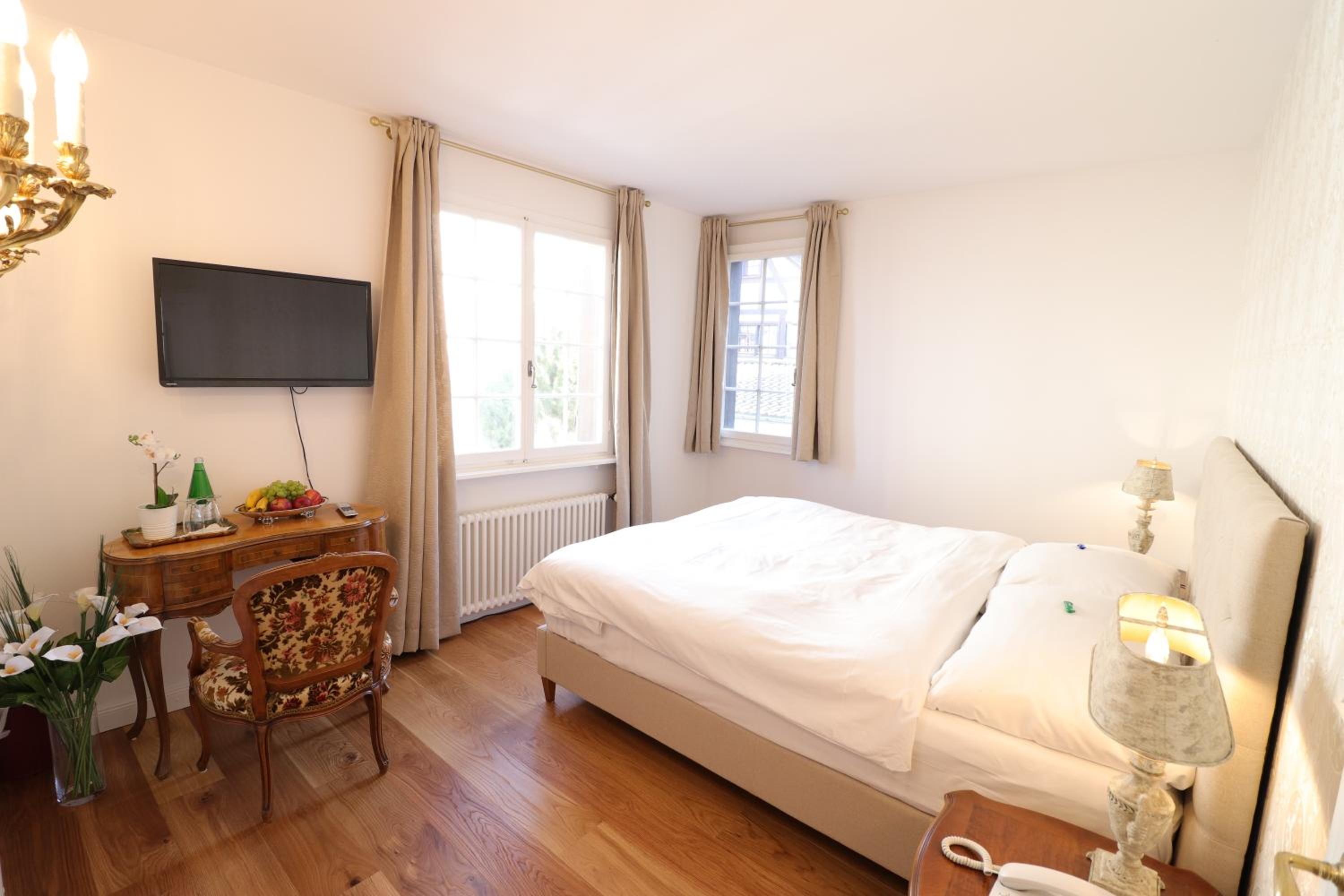 Double Room Small - Photo 3
