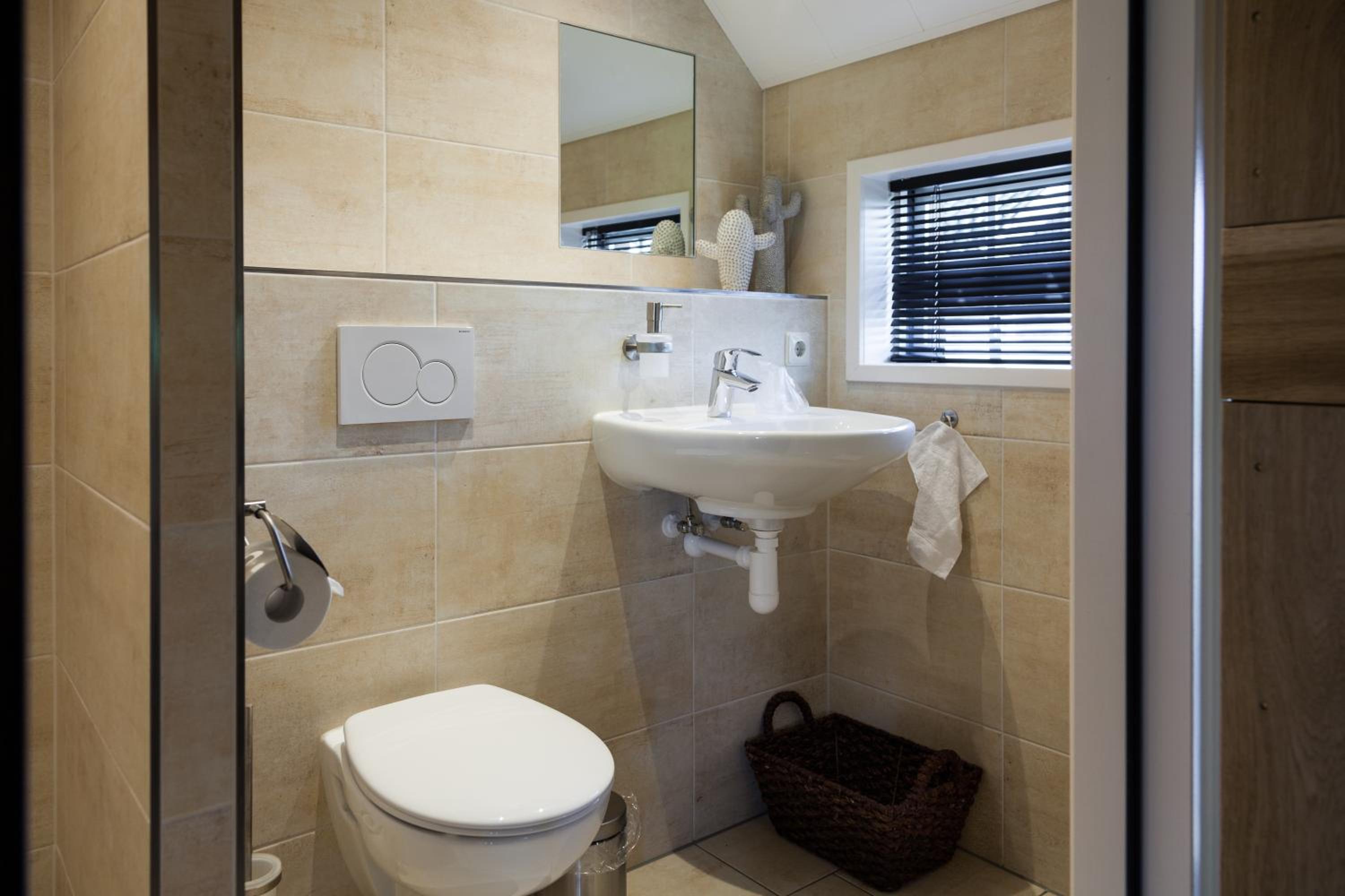 Deluxe Twin Room - Photo 3