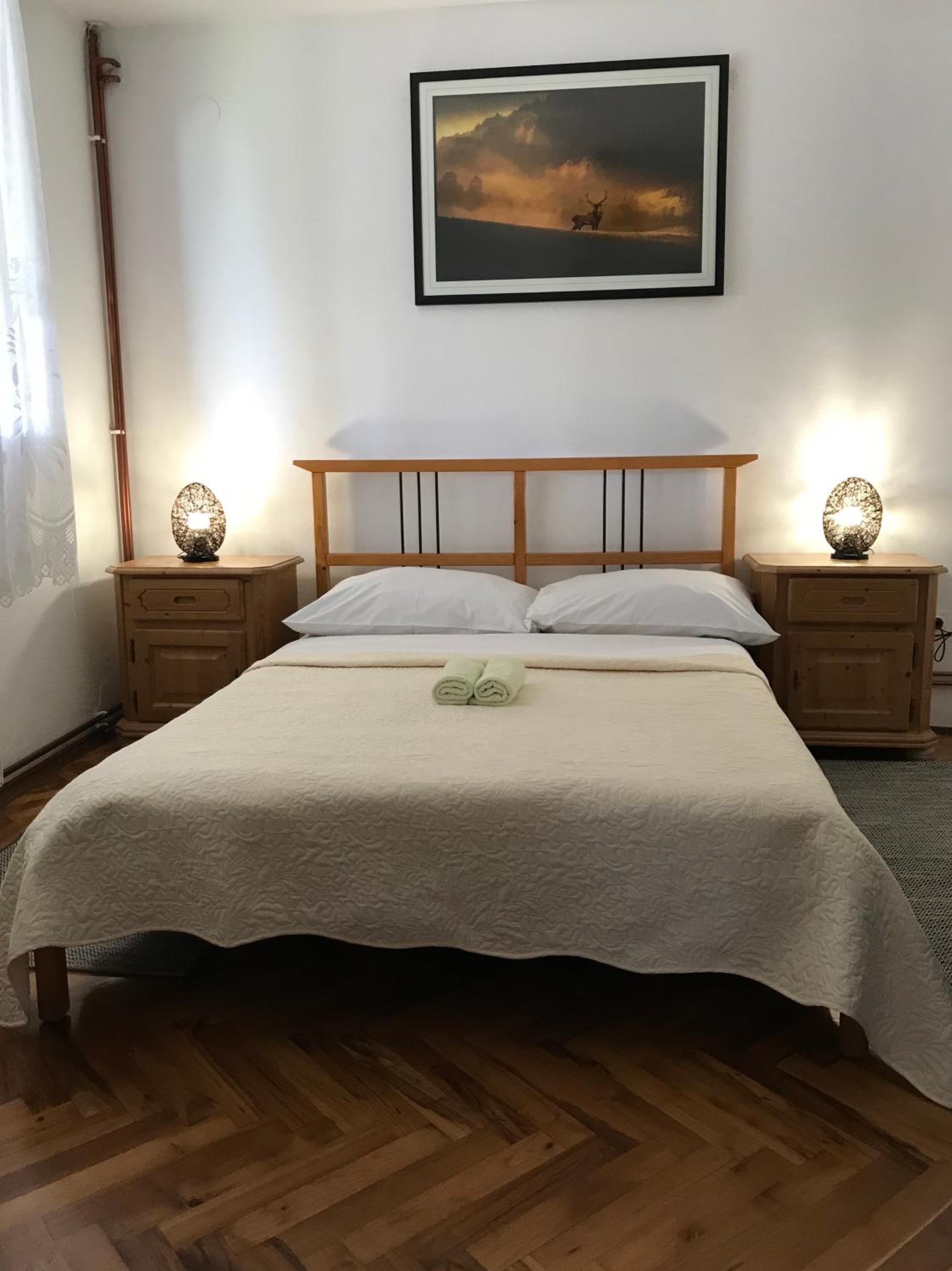 Double Room - Photo 7