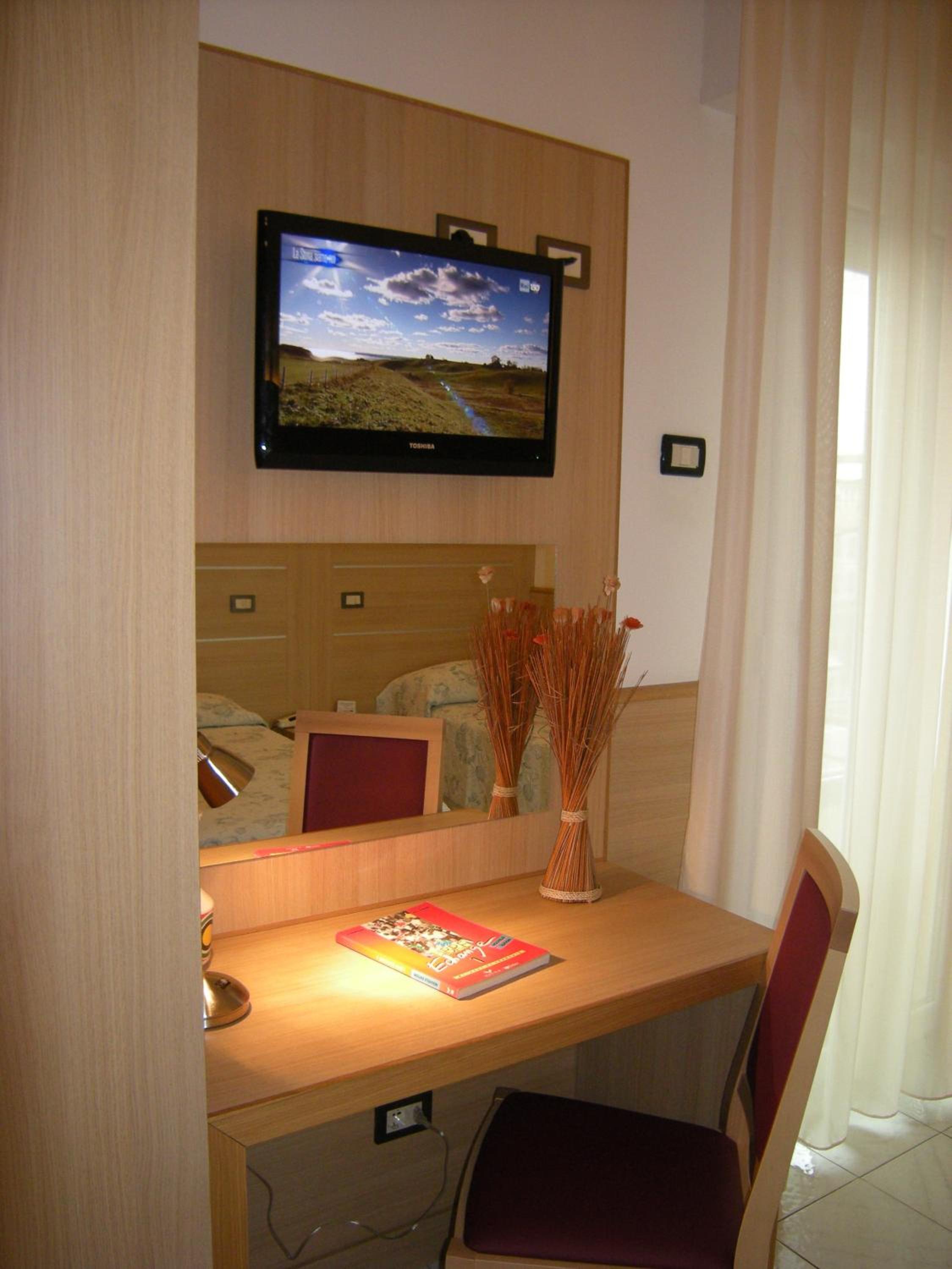 Quadruple Room - Photo 3