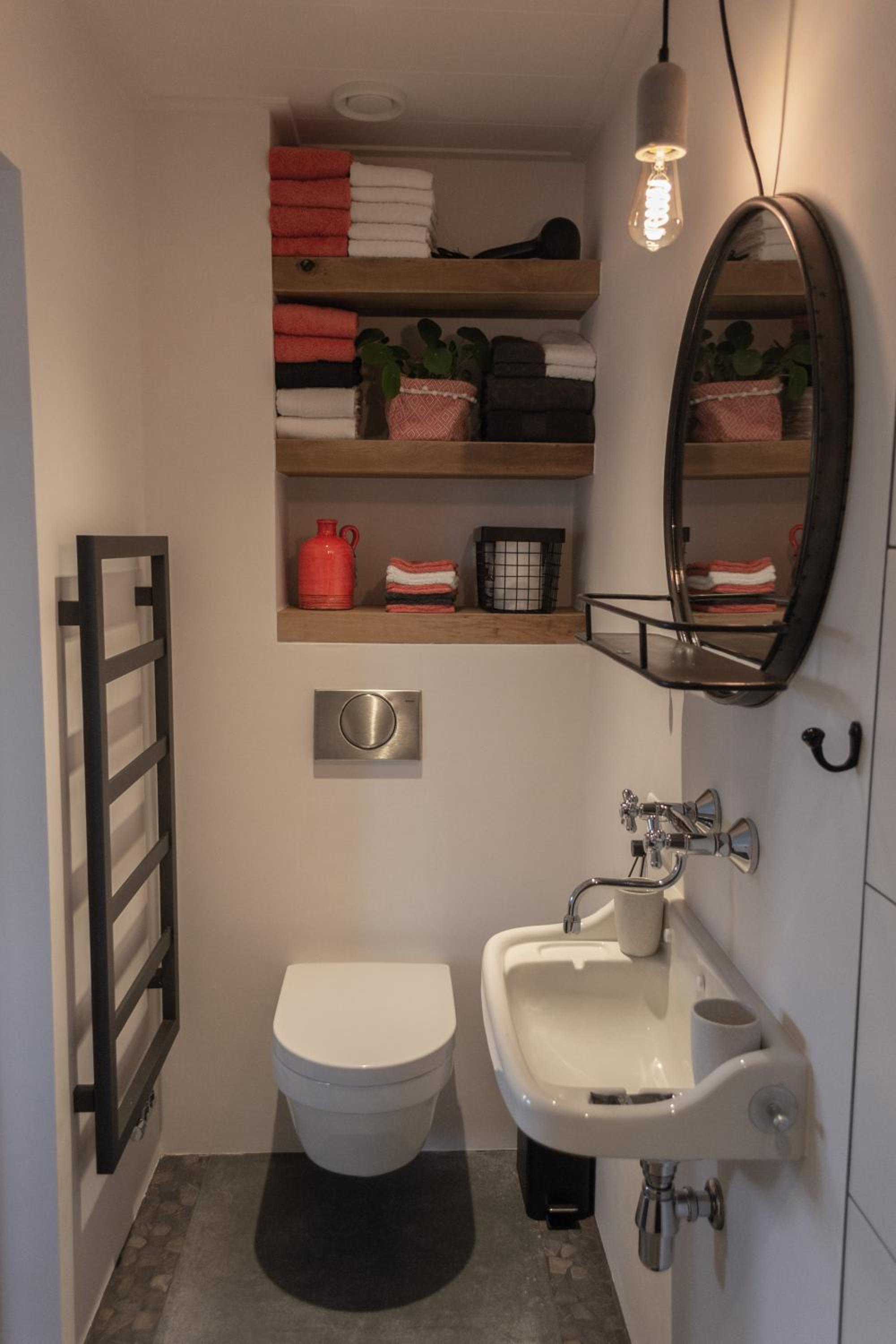 Twin Room with Private Bathroom photo 2