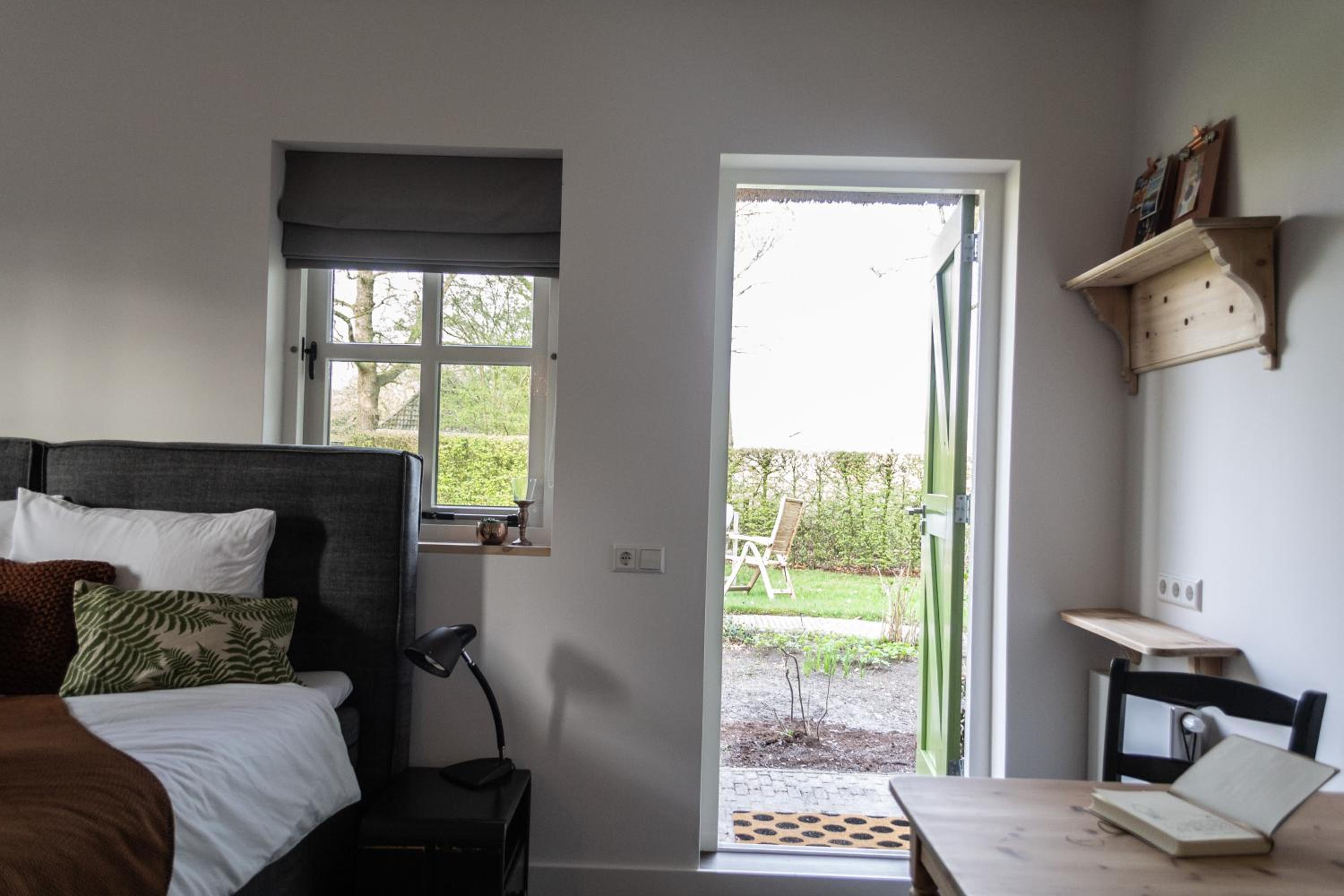 Twin Room with Private Bathroom photo 1