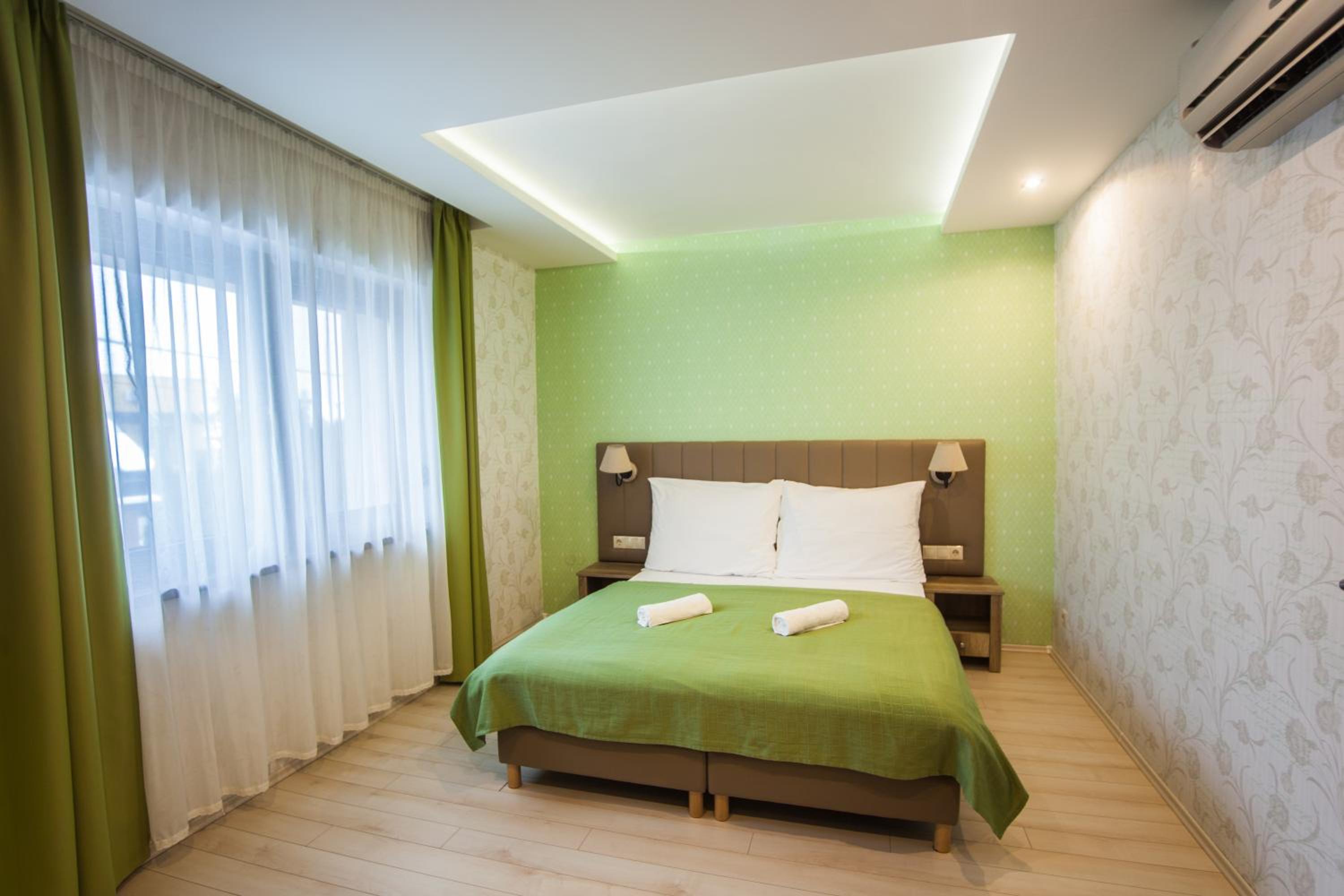 Studio Apartment photo 1