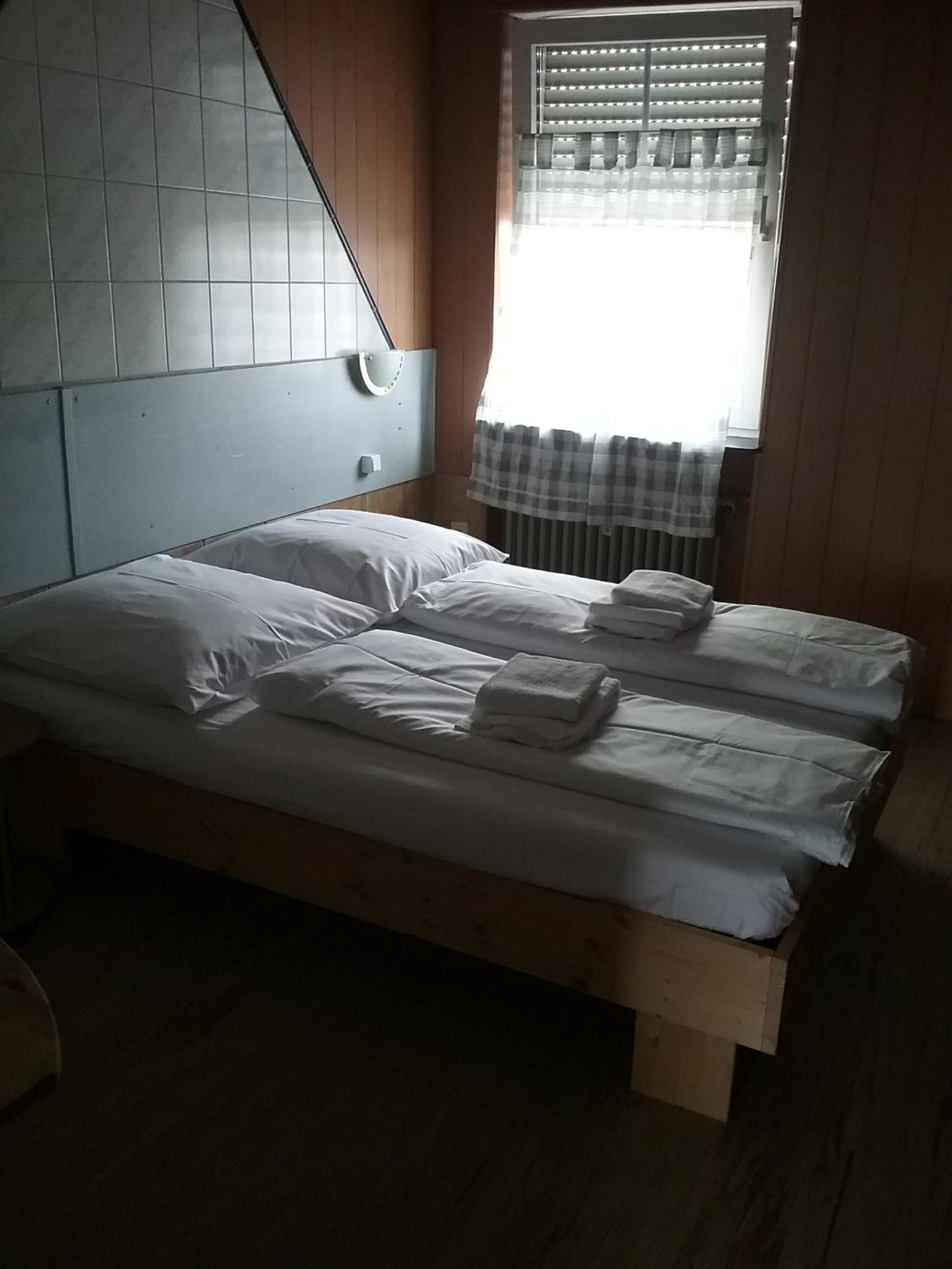 Double Room - Photo 9